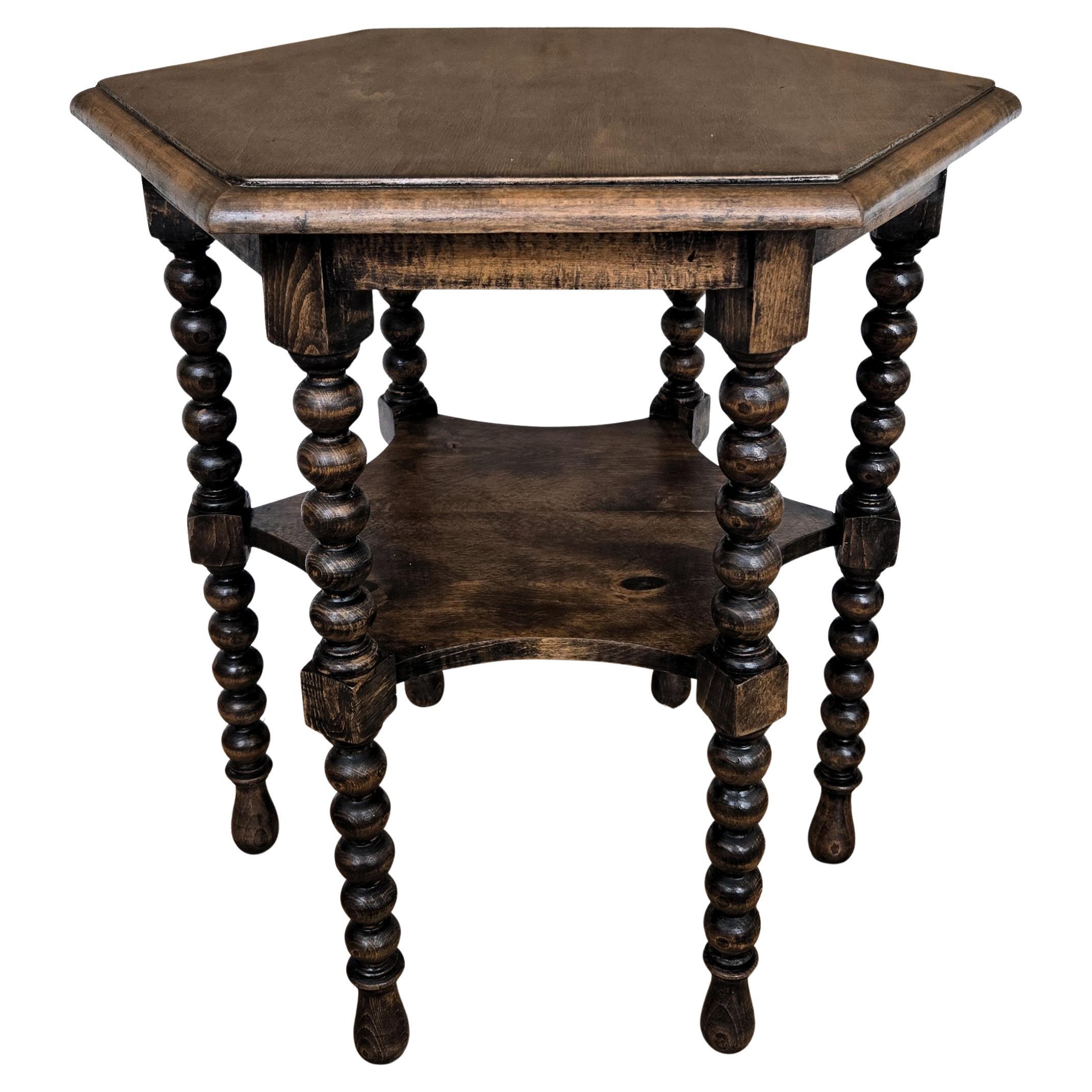 Antigua mesa auxiliar o taburete italiano hexagonal de nogal con patas torneadas de bolillo en venta