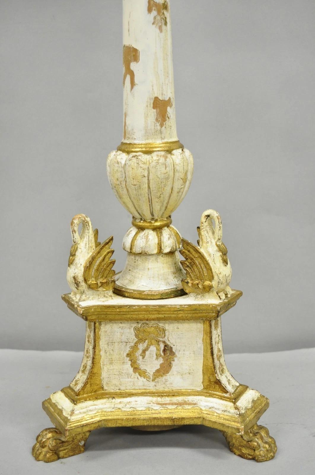 Antique Italian Hollywood Regency Cream Gold Giltwood Column Table Lamp w/ Swans In Good Condition For Sale In Philadelphia, PA