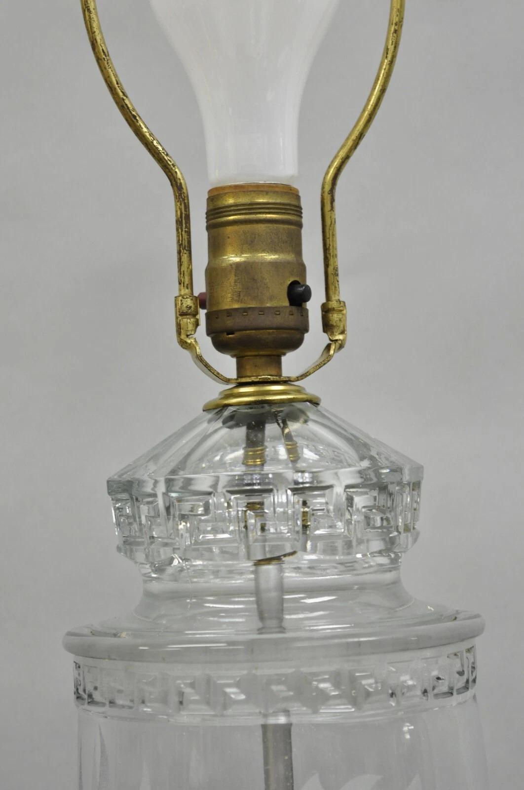 Antique Italian Hollywood Regency Faceted Clear Glass Greek Key Table Lamp In Good Condition For Sale In Philadelphia, PA