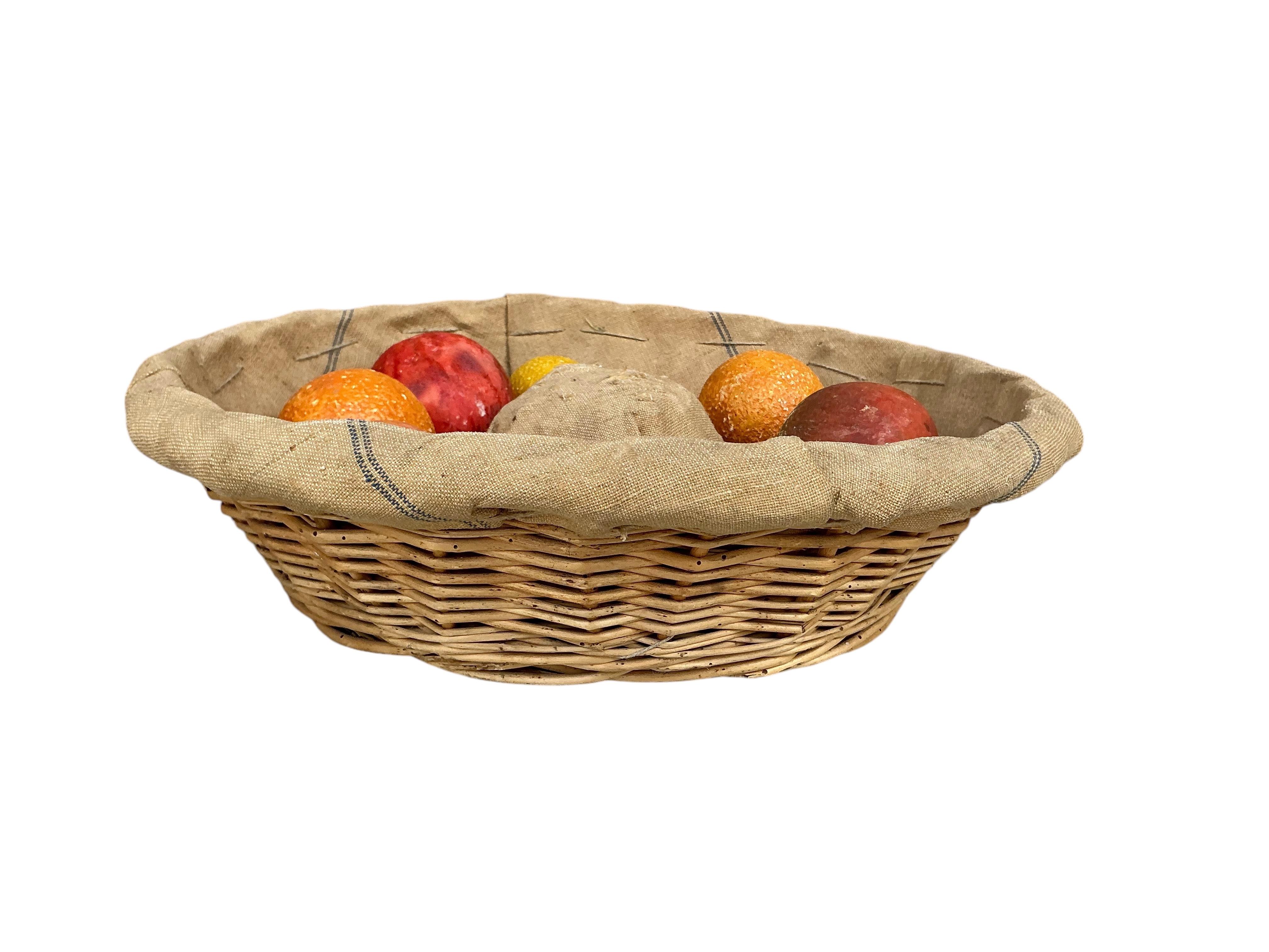 Antique panier à pain français en pierre de marbre adouci avec fruits italiens  - Citrons et autres Bon état - En vente à Kennesaw, GA