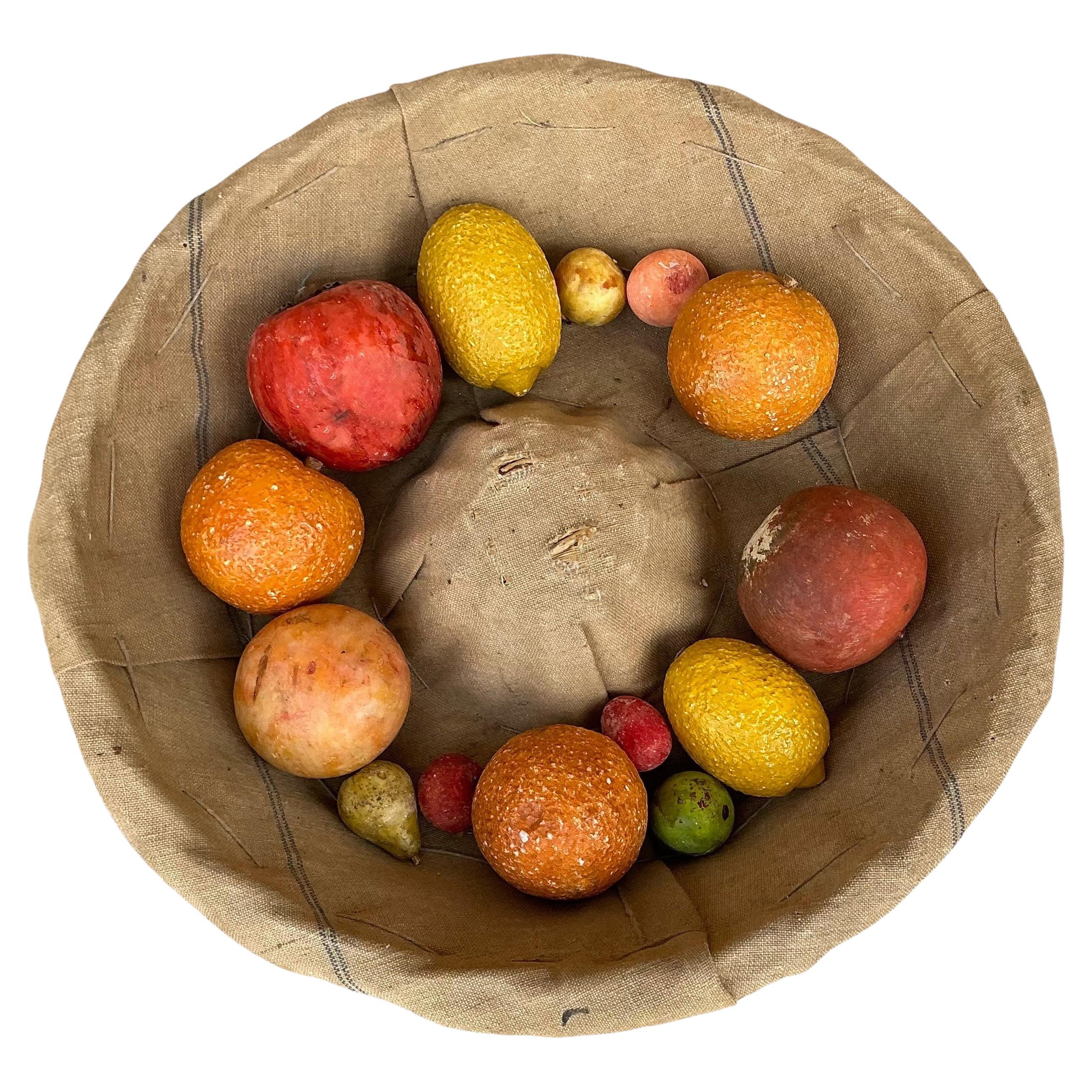 Antique panier à pain français en pierre de marbre adouci avec fruits italiens  - Citrons et autres en vente