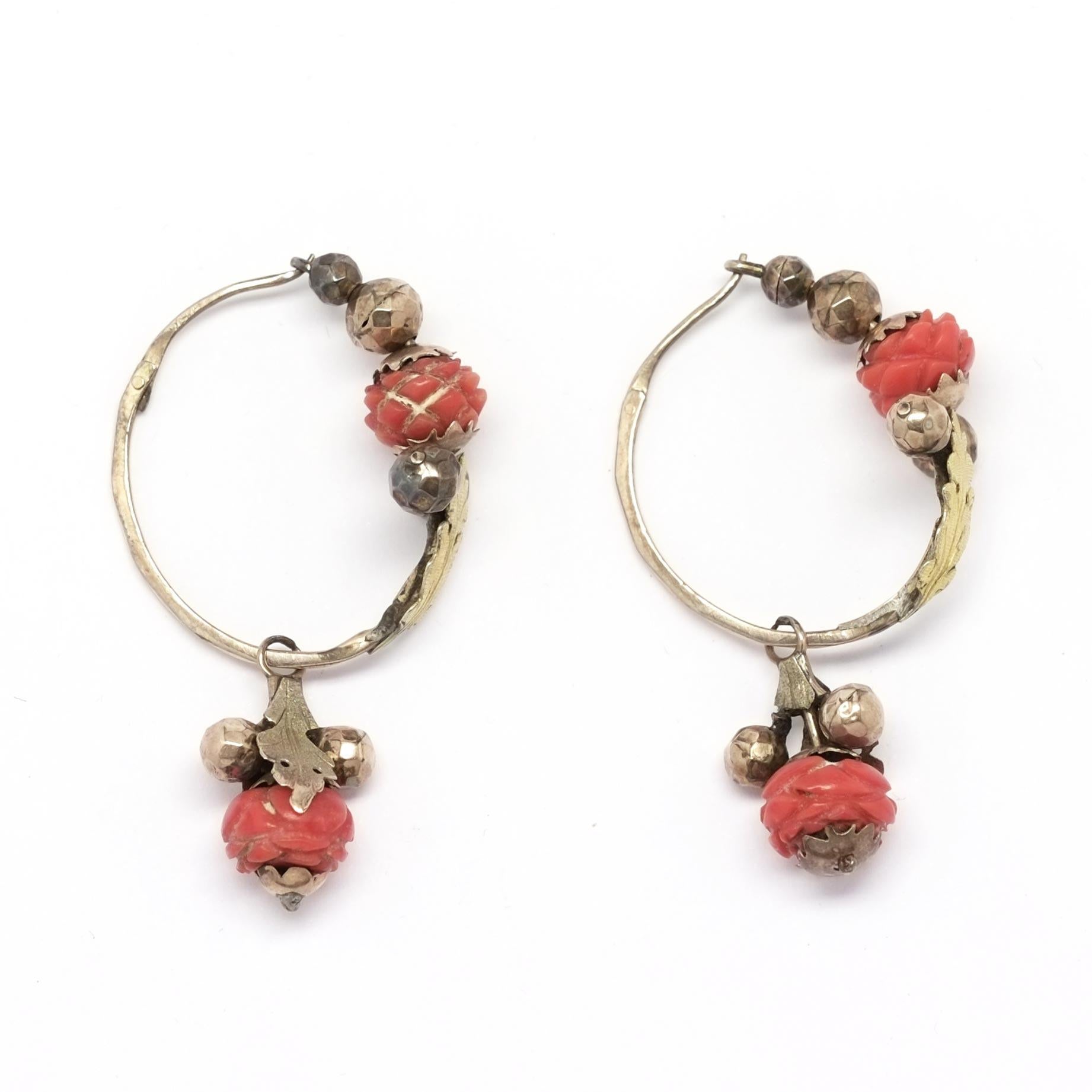 Mixed Cut Antique Italian hoop earrings Coral rose buds For Sale