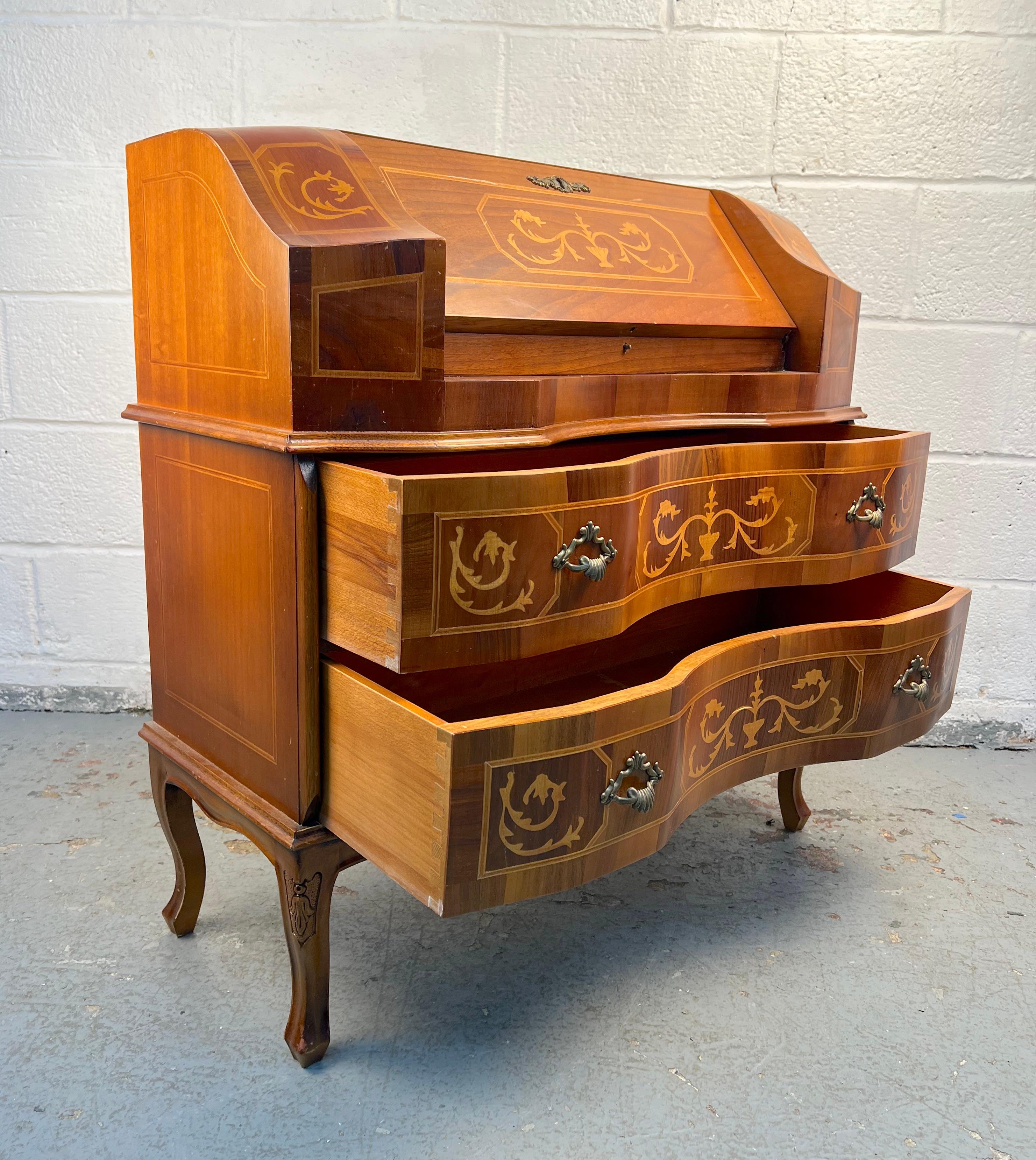 Ancien bureau secrétaire italien en marqueterie en vente 2