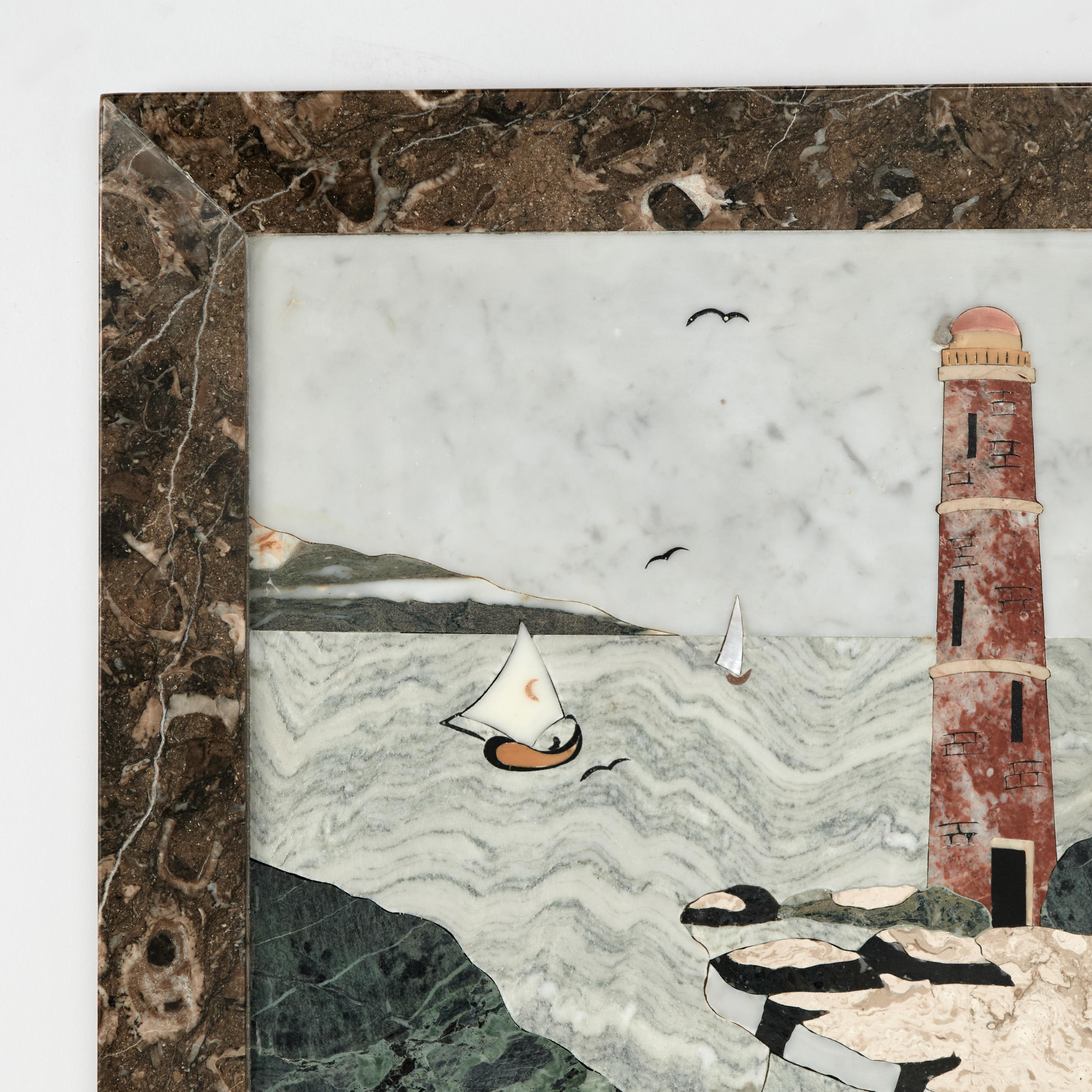 Antigua incrustación italiana de piedra o PIETRA DURA de un paisaje de bahía con faro Otro en venta