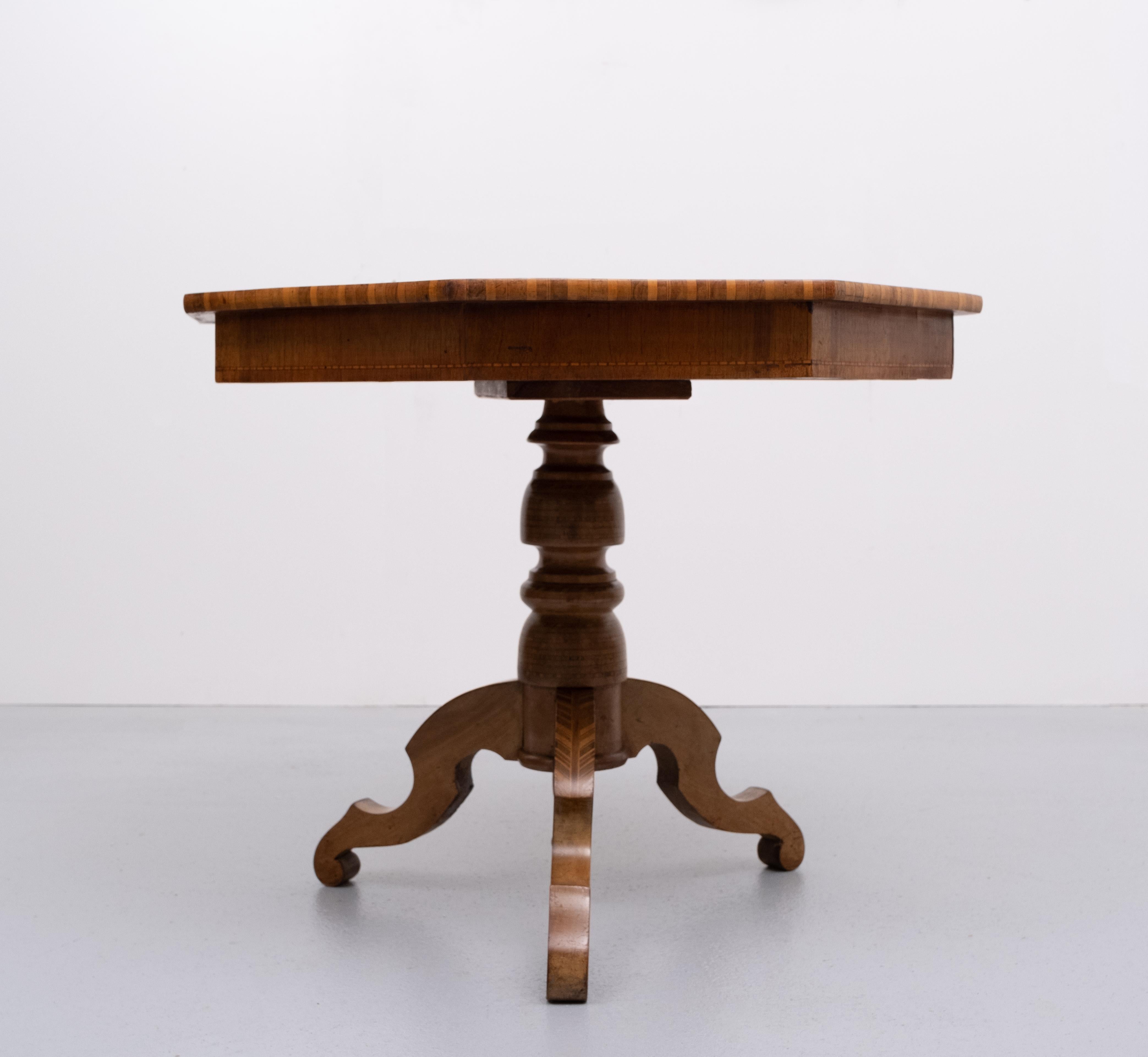 Late 19th Century Antique Italian Inlaid Table 19 C Parquetry Marquetry Pedestal Sorrento