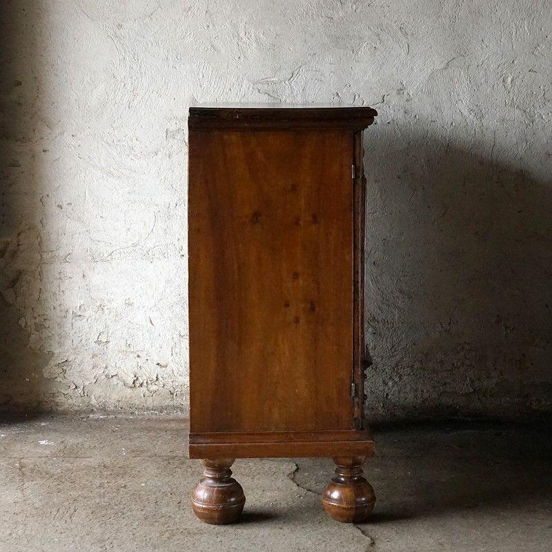 Antique Italian Inlaid Walnut Cabinet Fitted with Drawers, 17th Century 5