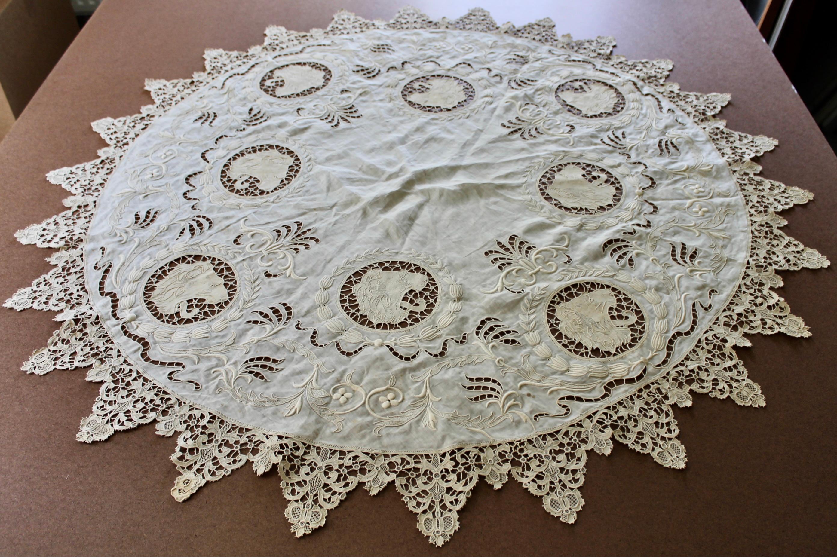 Antique Italian Lace Tablecloth, late 19th c. For Sale 3