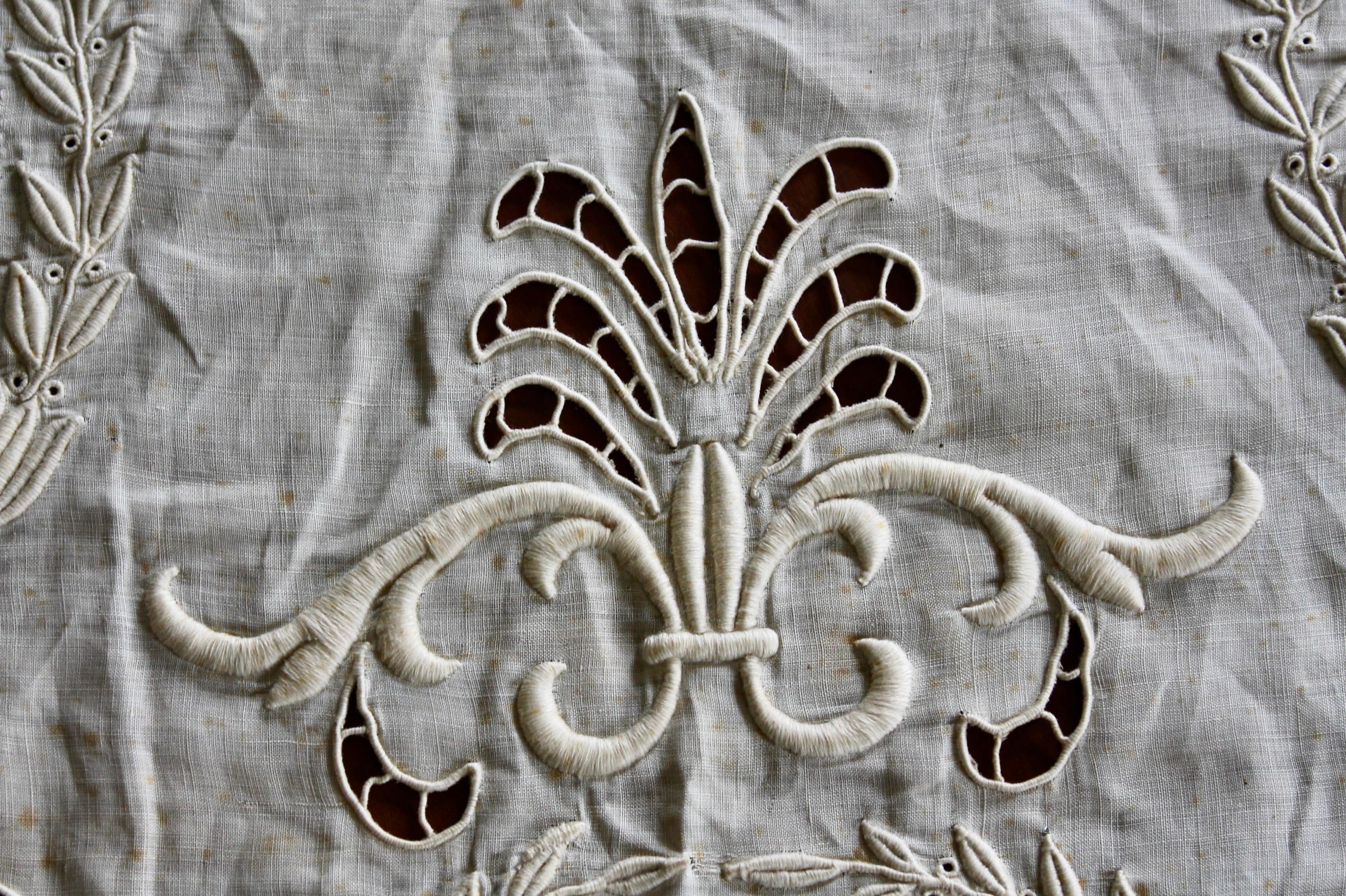 Women's or Men's Antique Italian Lace Tablecloth, late 19th c. For Sale