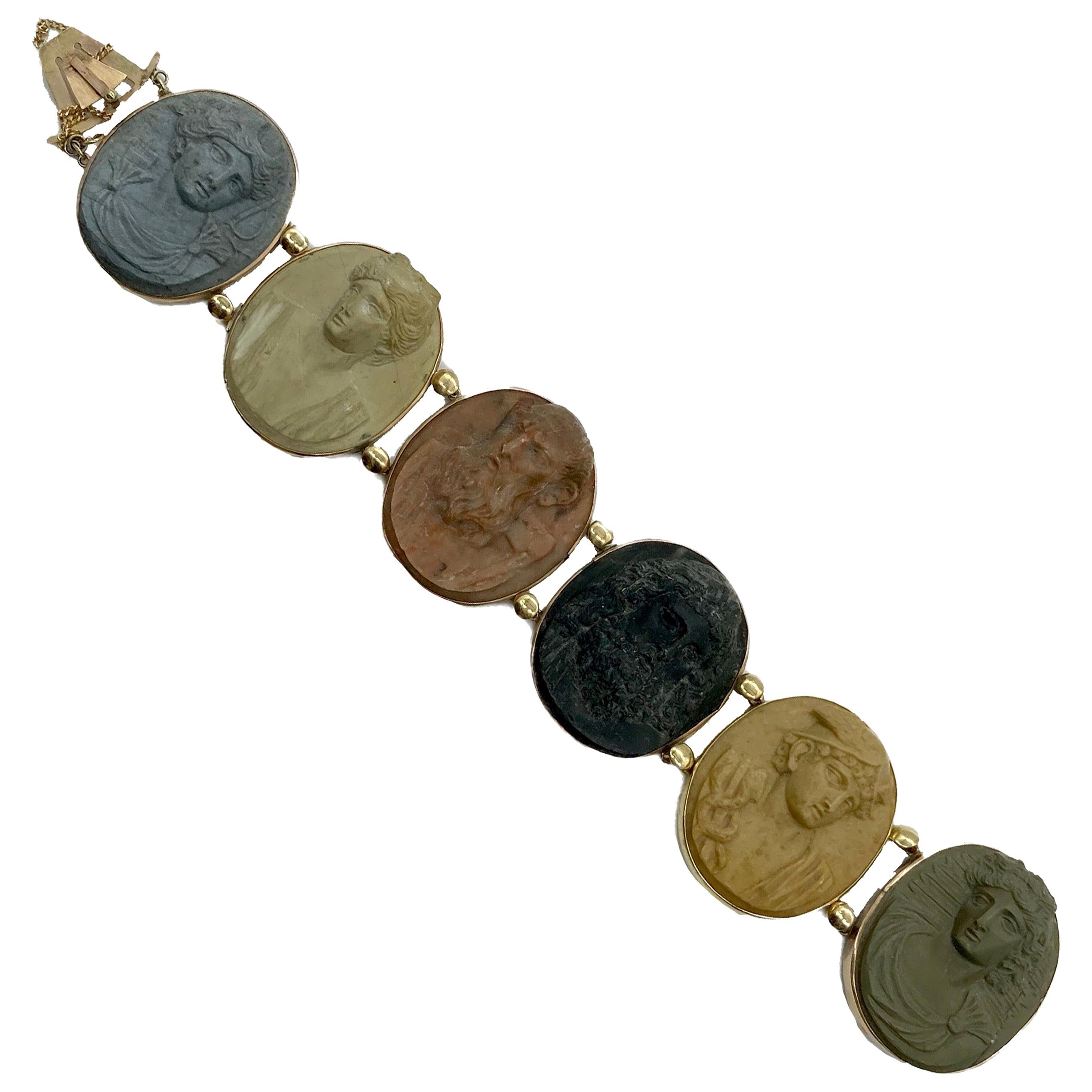 Bracelet italien ancien camée en lave représentant des dieux romains en vente