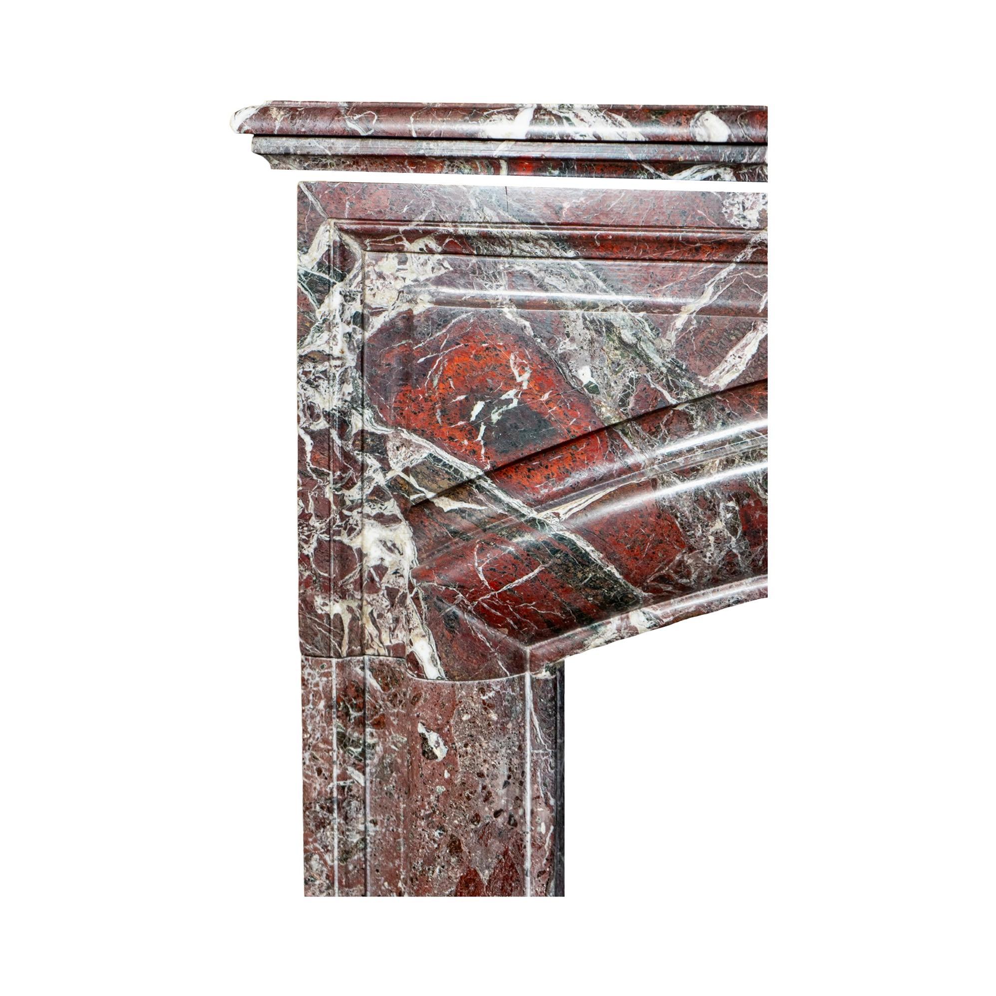 Antiker italienischer Levanto Rouge-Marmorkaminsims aus Levanto im Angebot 3