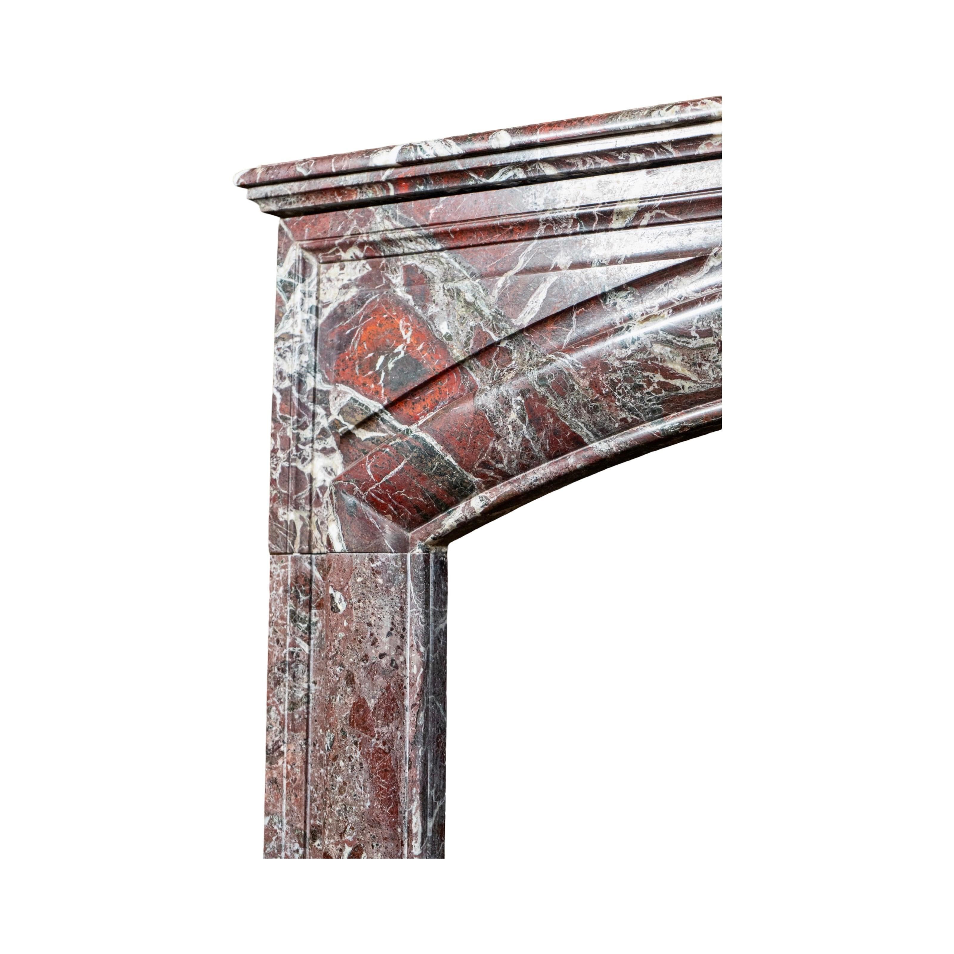 Antiker italienischer Levanto Rouge-Marmorkaminsims aus Levanto im Angebot 5