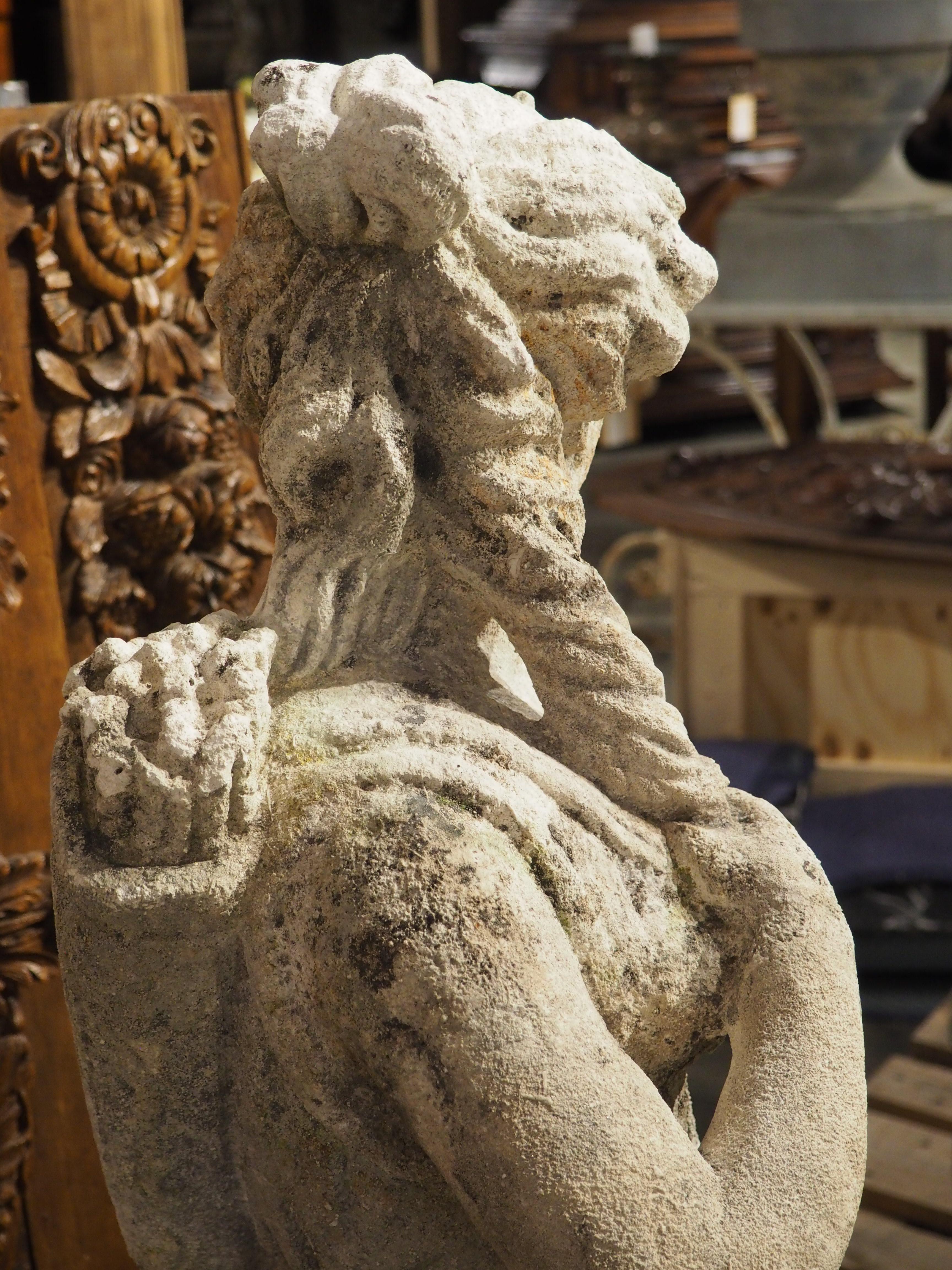 Antike italienische Kalksteinstatue der Diana der Jägerin und ihres Hundes aus Kalkstein, um 1890 (Stein) im Angebot