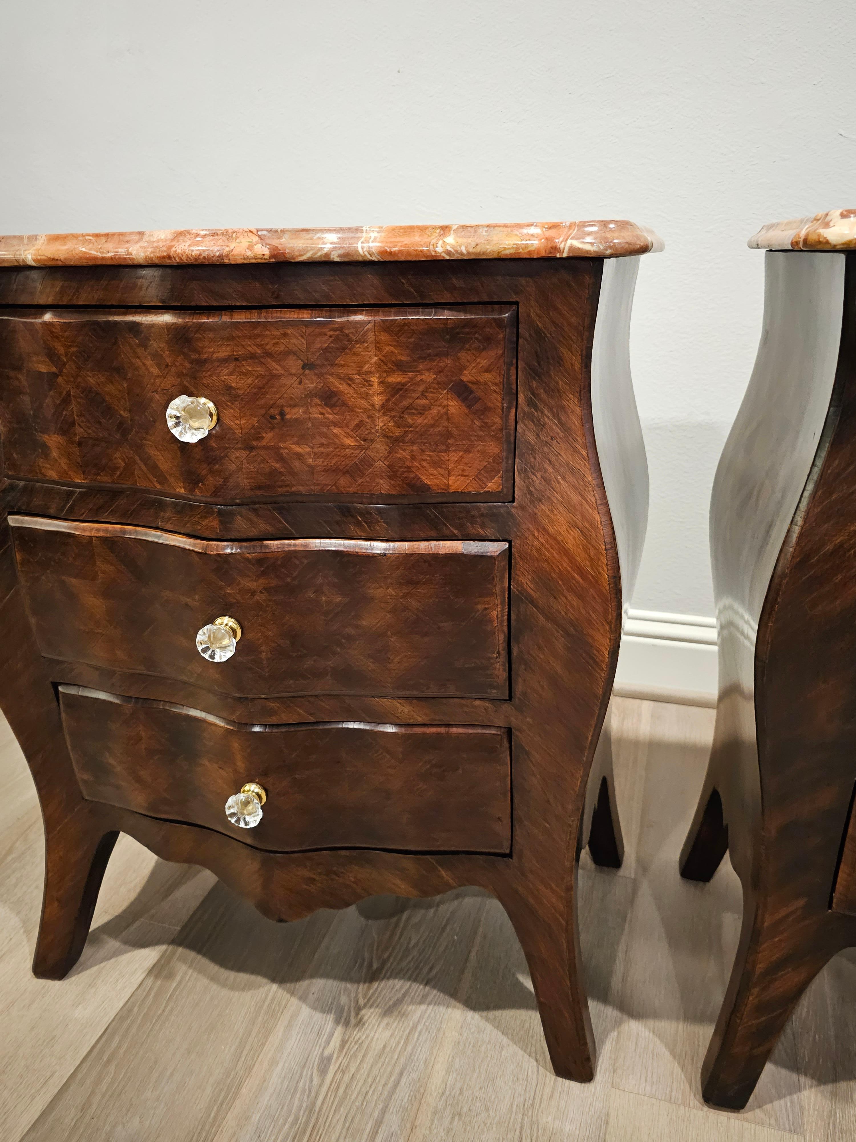 Antique Italian Louis XV Style Bombe Chest Of Drawers Nightstand Pair For Sale 5