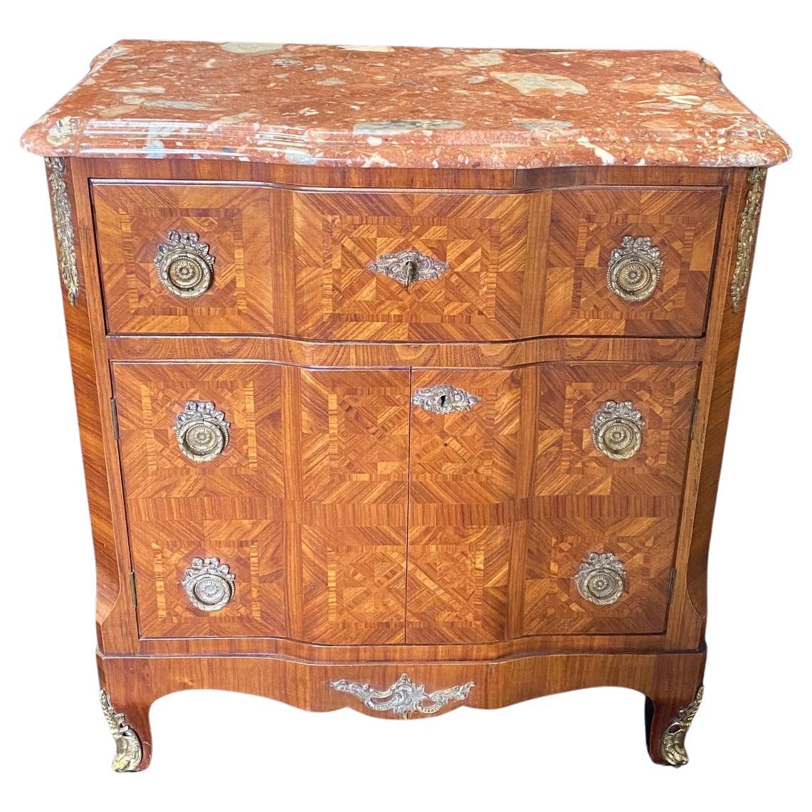 Ancienne commode italienne de style Louis XV avec dessus en marbre incrusté