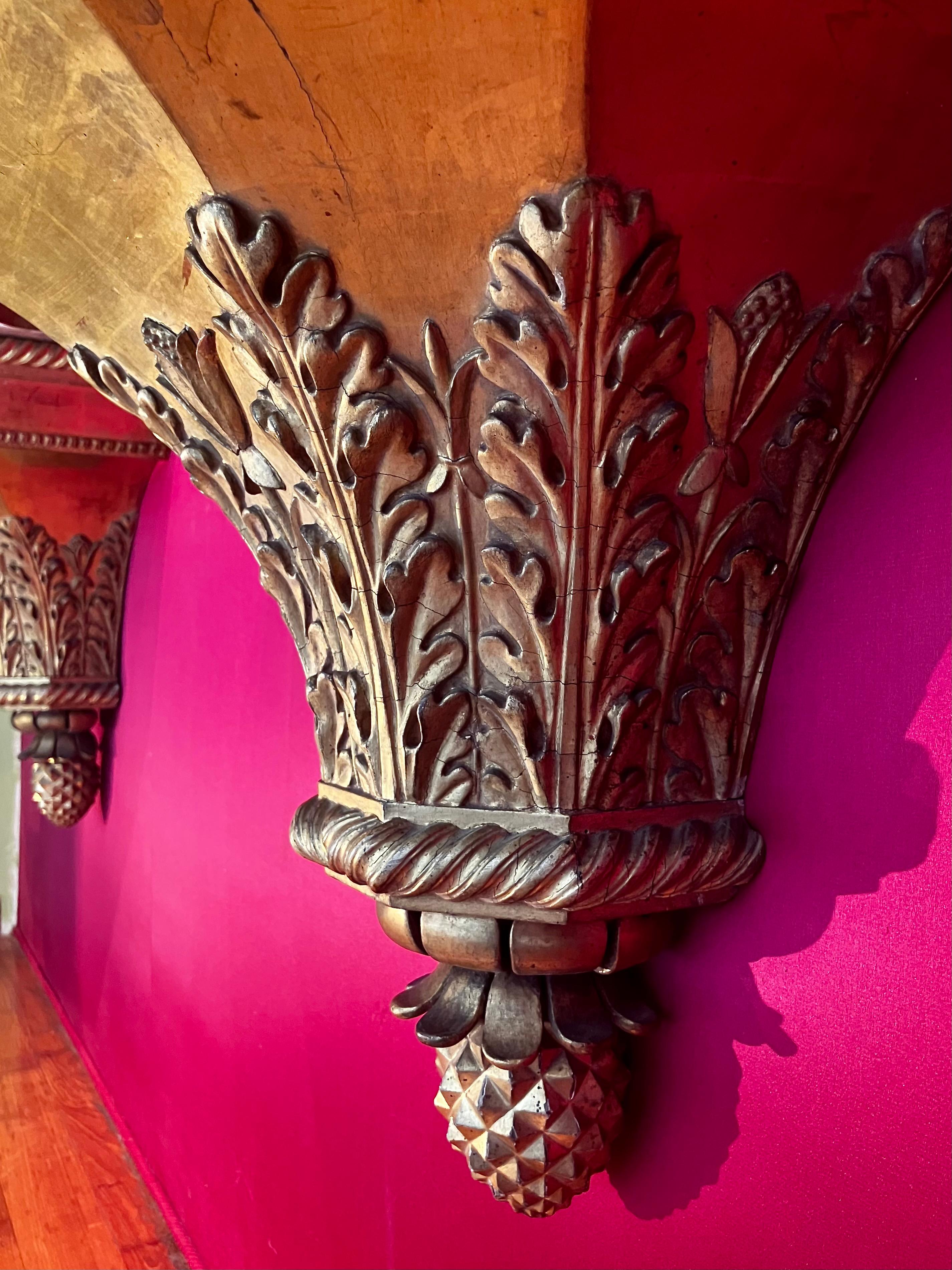 Antike italienische Louis XVI Hand geschnitzt und Giltwood Wand montiert Konsolen im Angebot 3