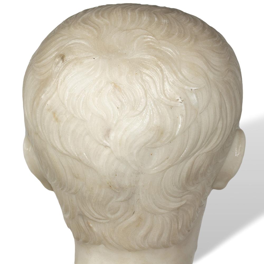 Buste en marbre italien ancien d'Auguste César en vente 8