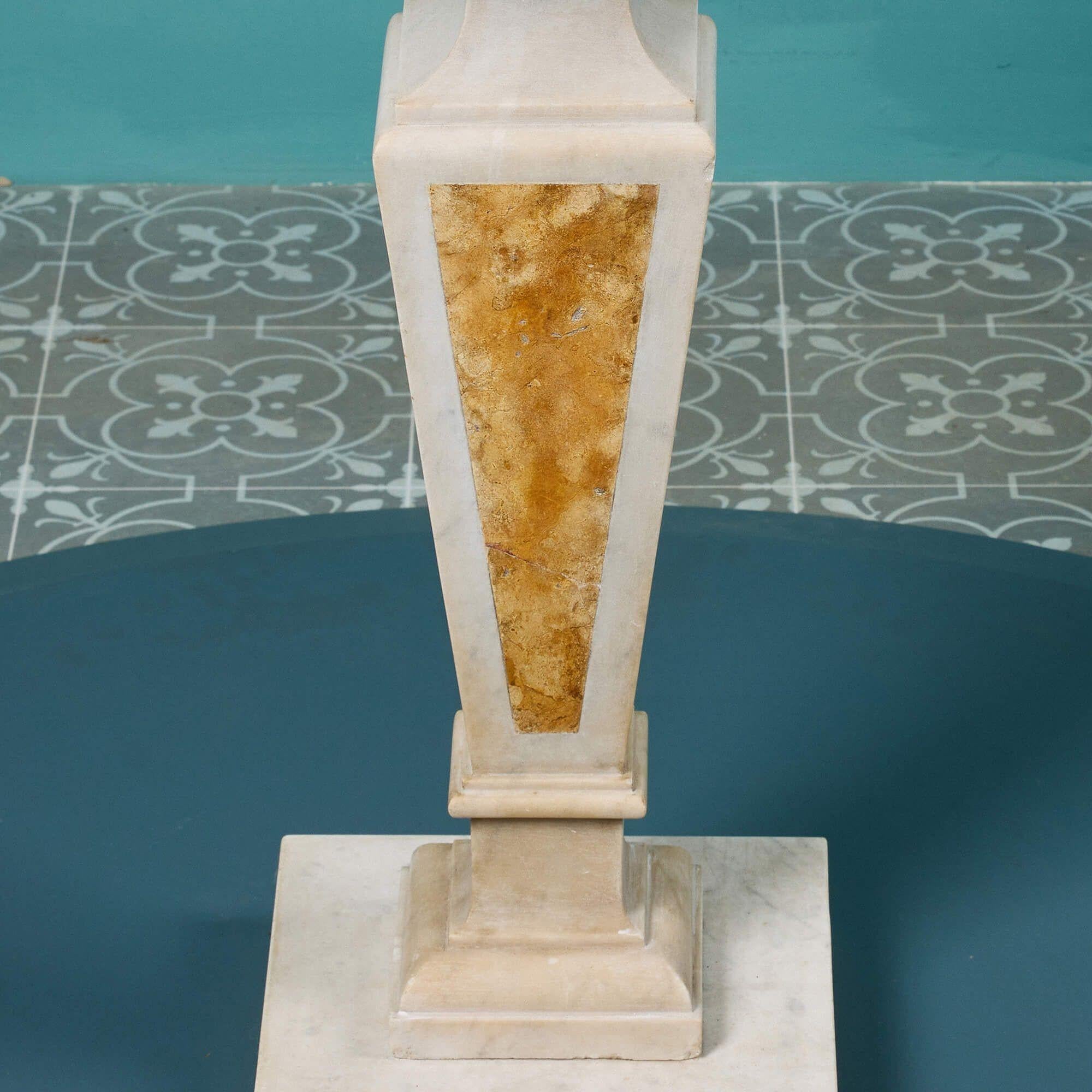 Antiker italienischer Marmor-Mitteltisch im Zustand „Relativ gut“ im Angebot in Wormelow, Herefordshire