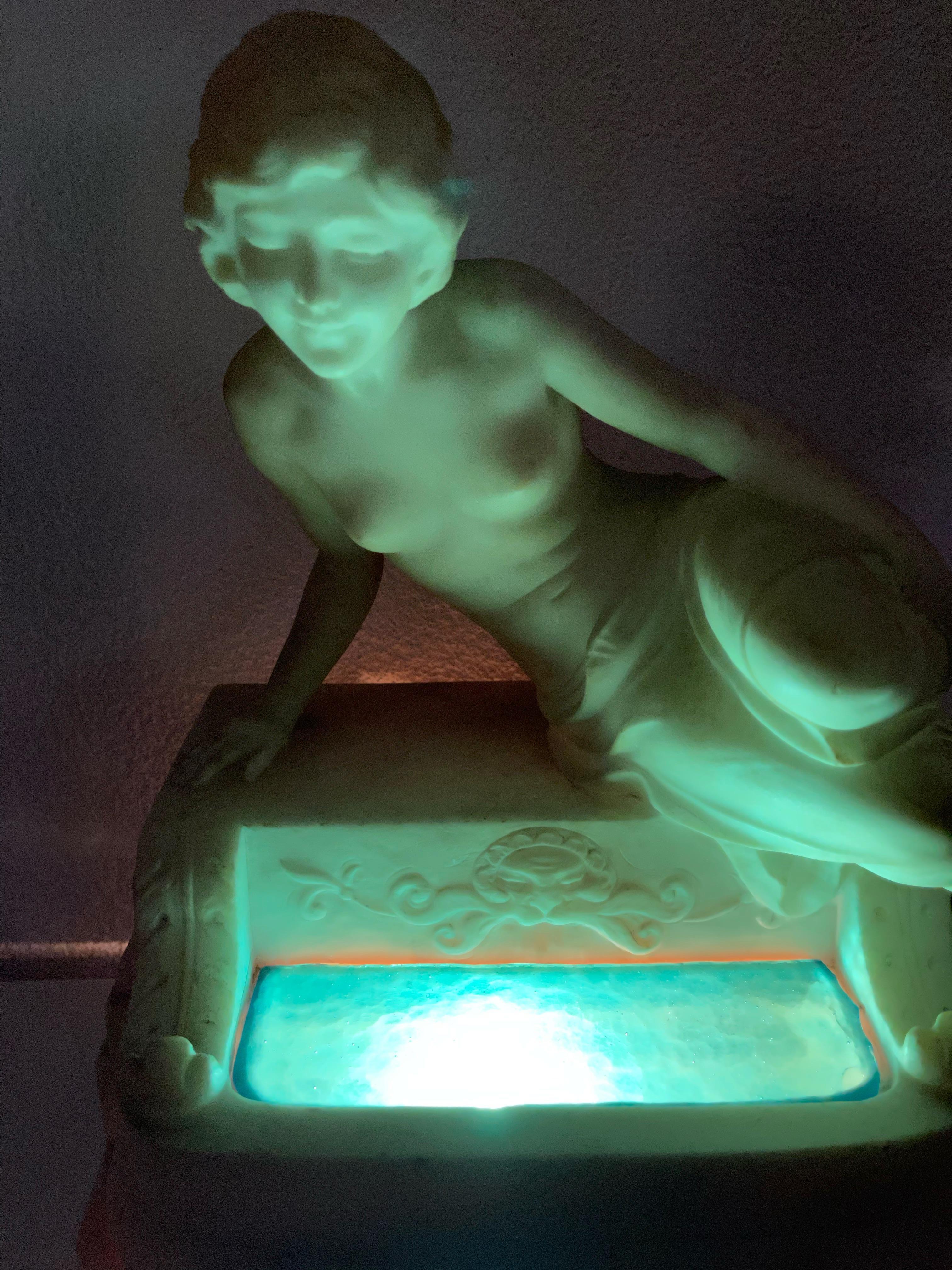 Antique Italian Marble Figure of a Female Nude by Emilio P. Fiaschi Table Lamp  In Good Condition In Lisse, NL