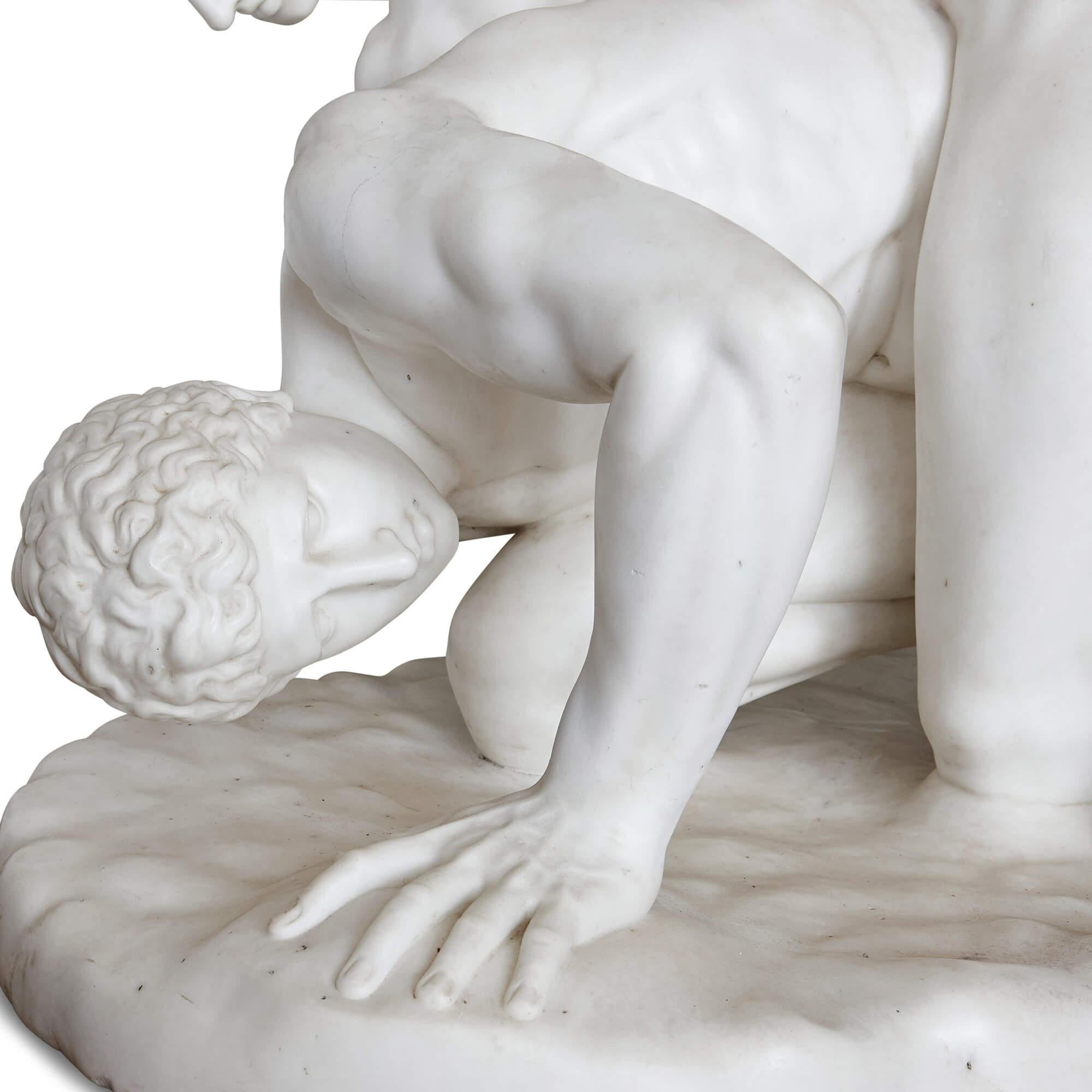 Italiano Scultura antica in marmo italiano con originale romano dei lottatori in vendita