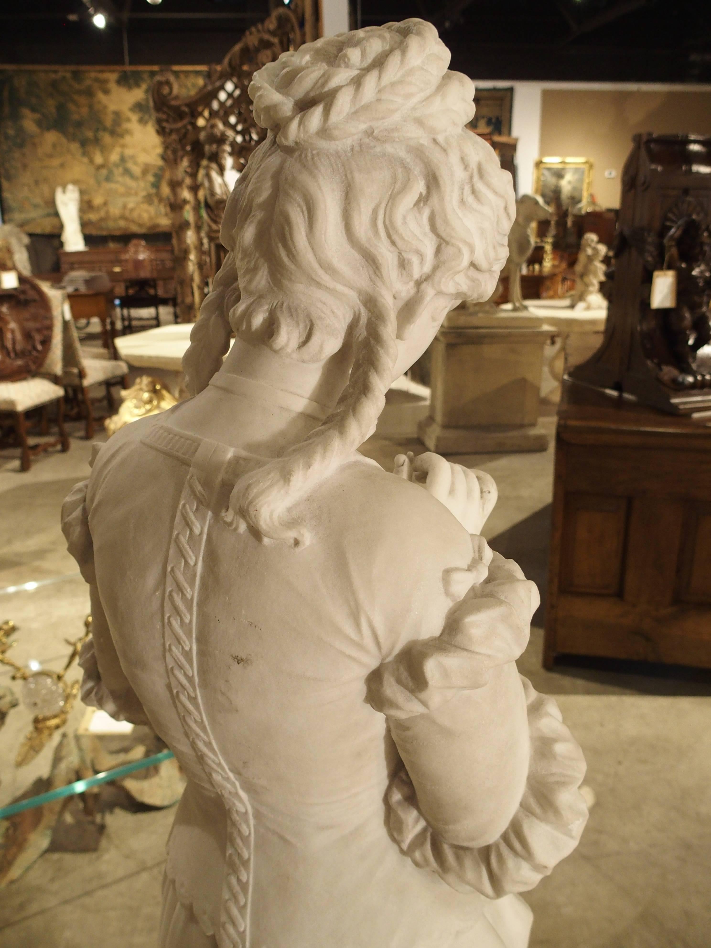 Antique Italian Marble Statue of a Woman, Late 19th Century In Good Condition In Dallas, TX