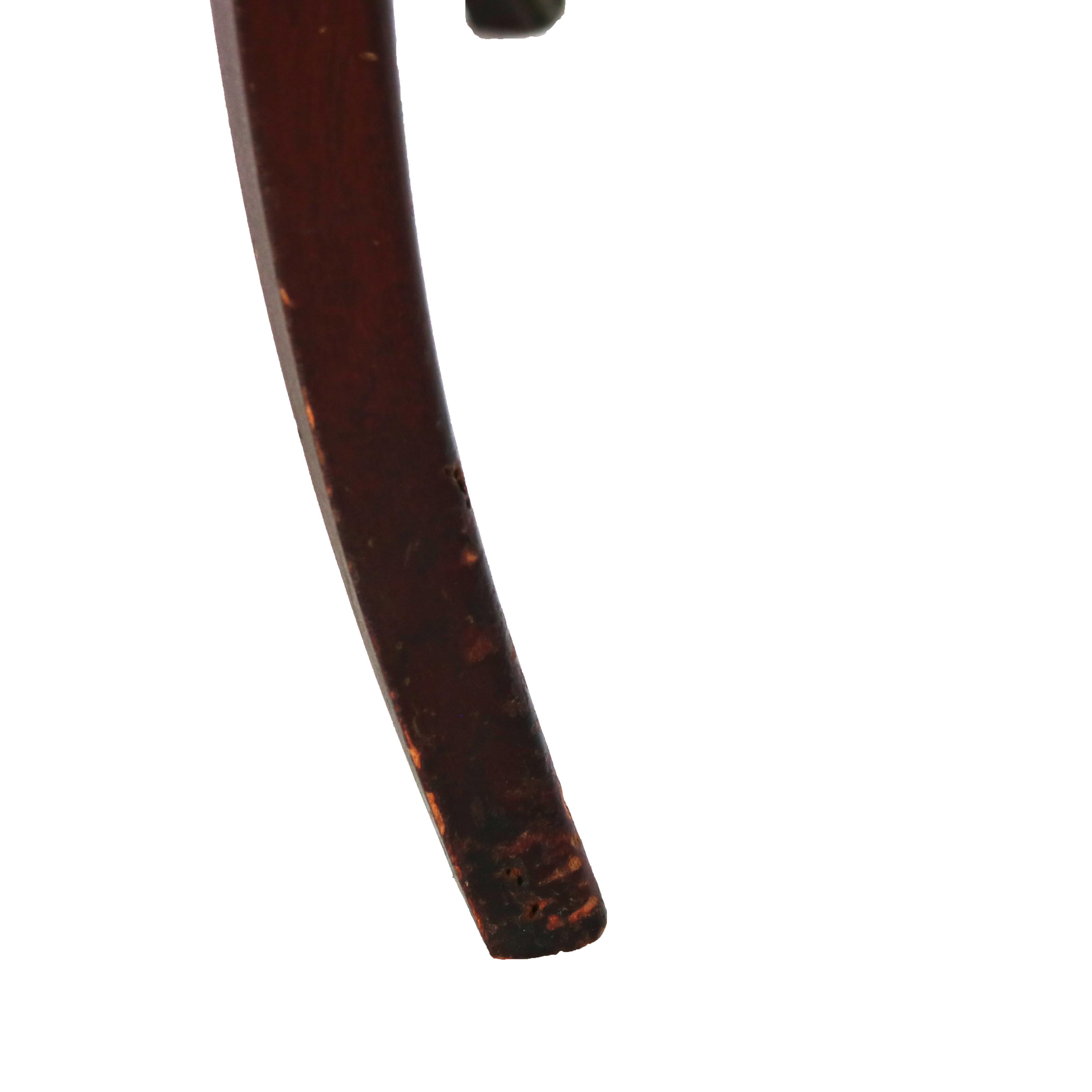 XX secolo Antico tavolo da centro italiano in mogano intarsiato e legno satinato C1900