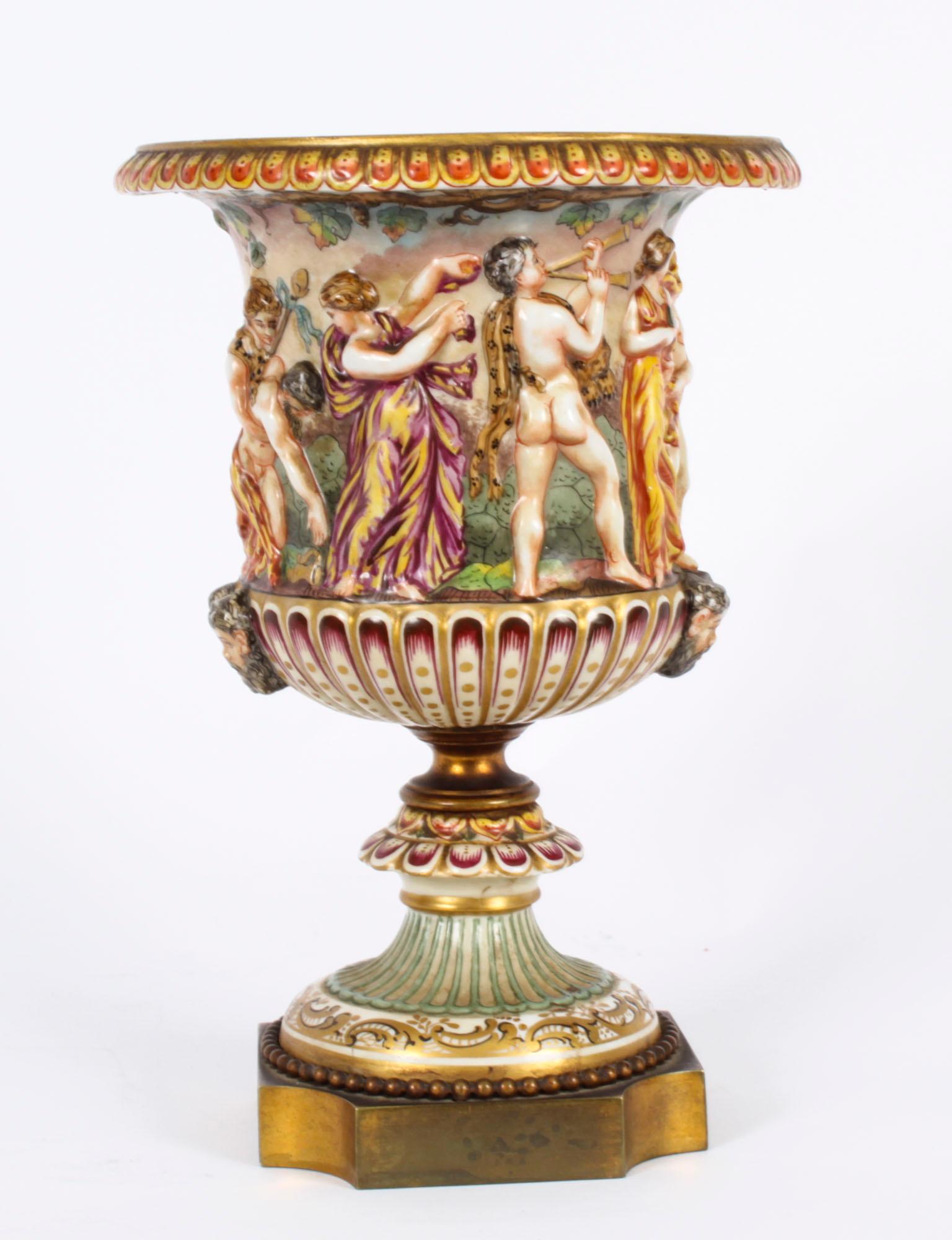 Urne italienne ancienne de Naples Capodimonte du 19ème siècle en vente 6