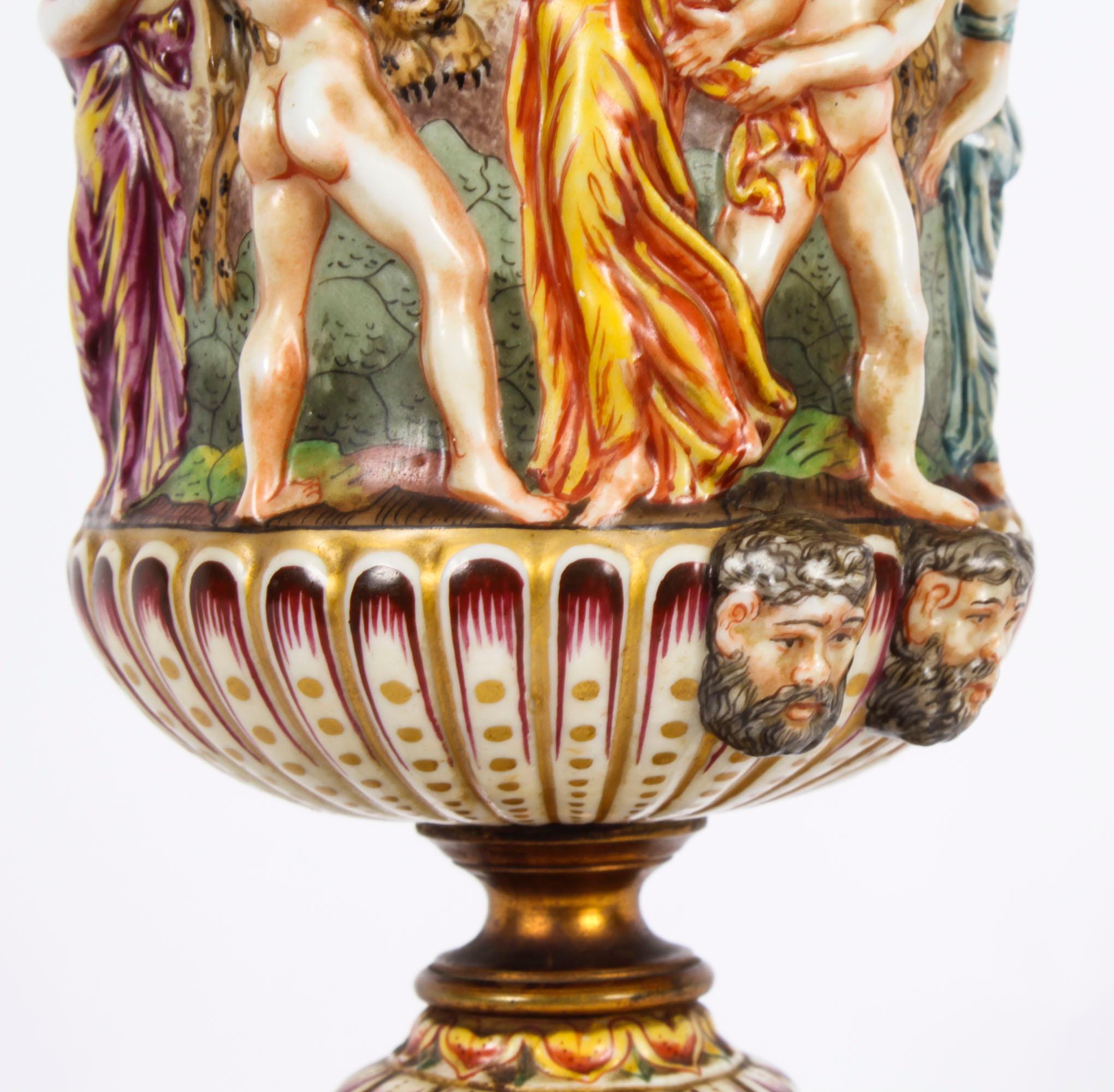 Urne italienne ancienne de Naples Capodimonte du 19ème siècle en vente 3