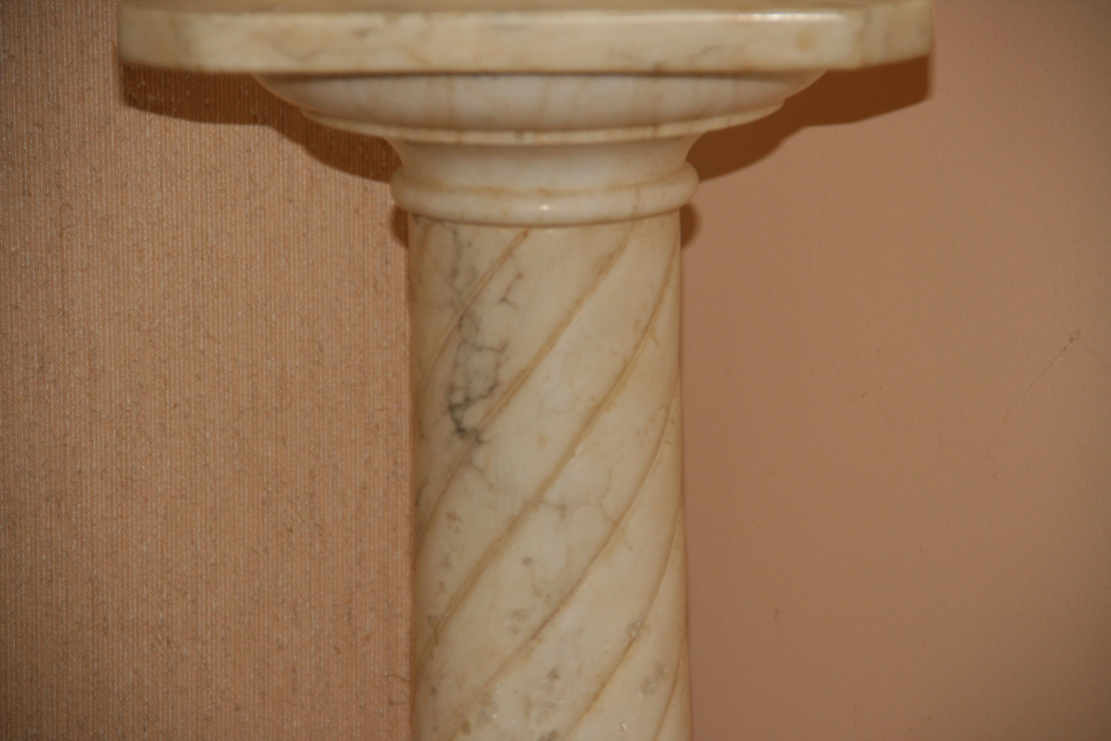 Antique Italian Neoclasical Alabaster Pedestal For Sale 5