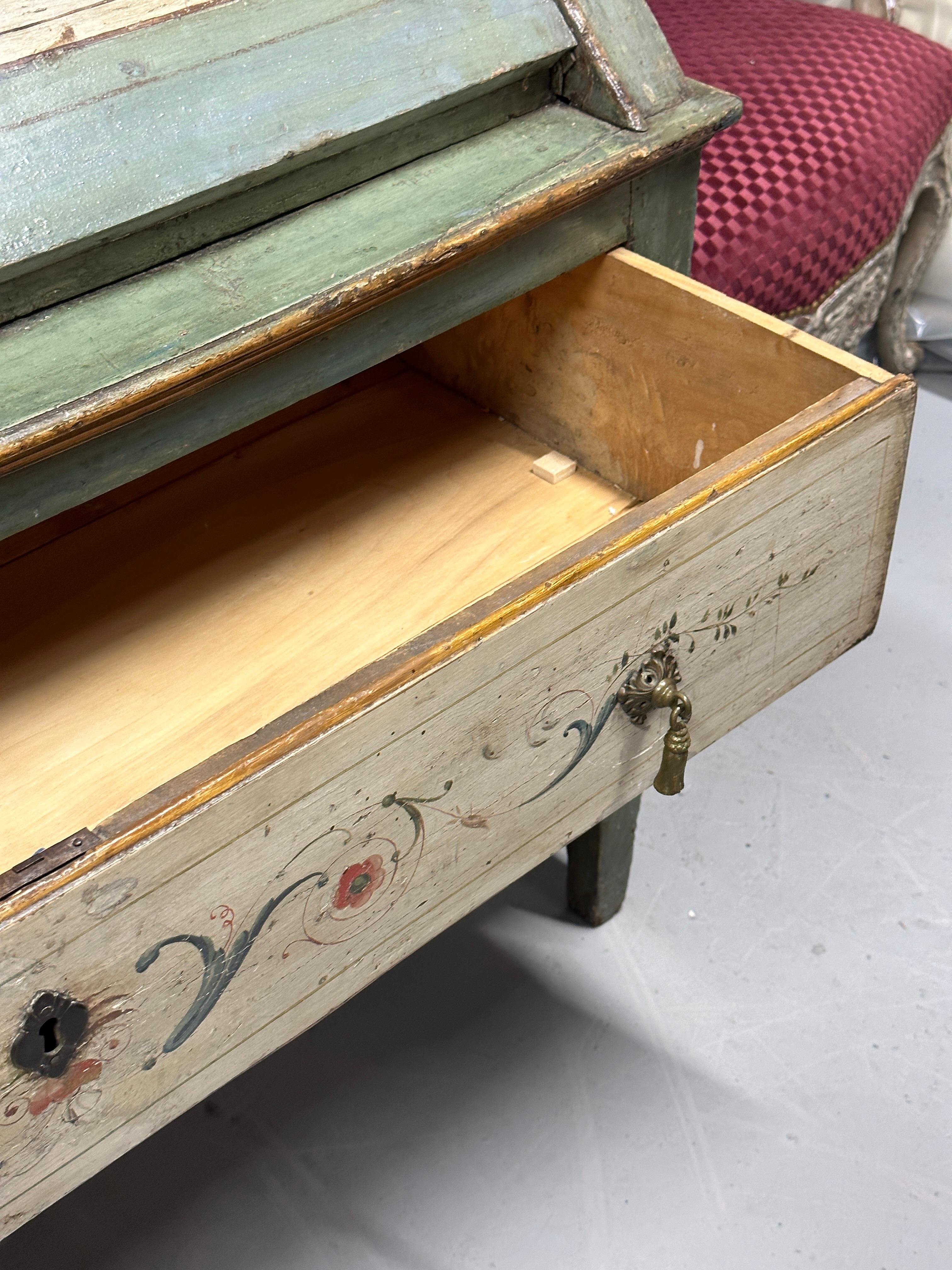 Antique Italian Neoclassical 18th Century Slant Front Desk For Sale 9