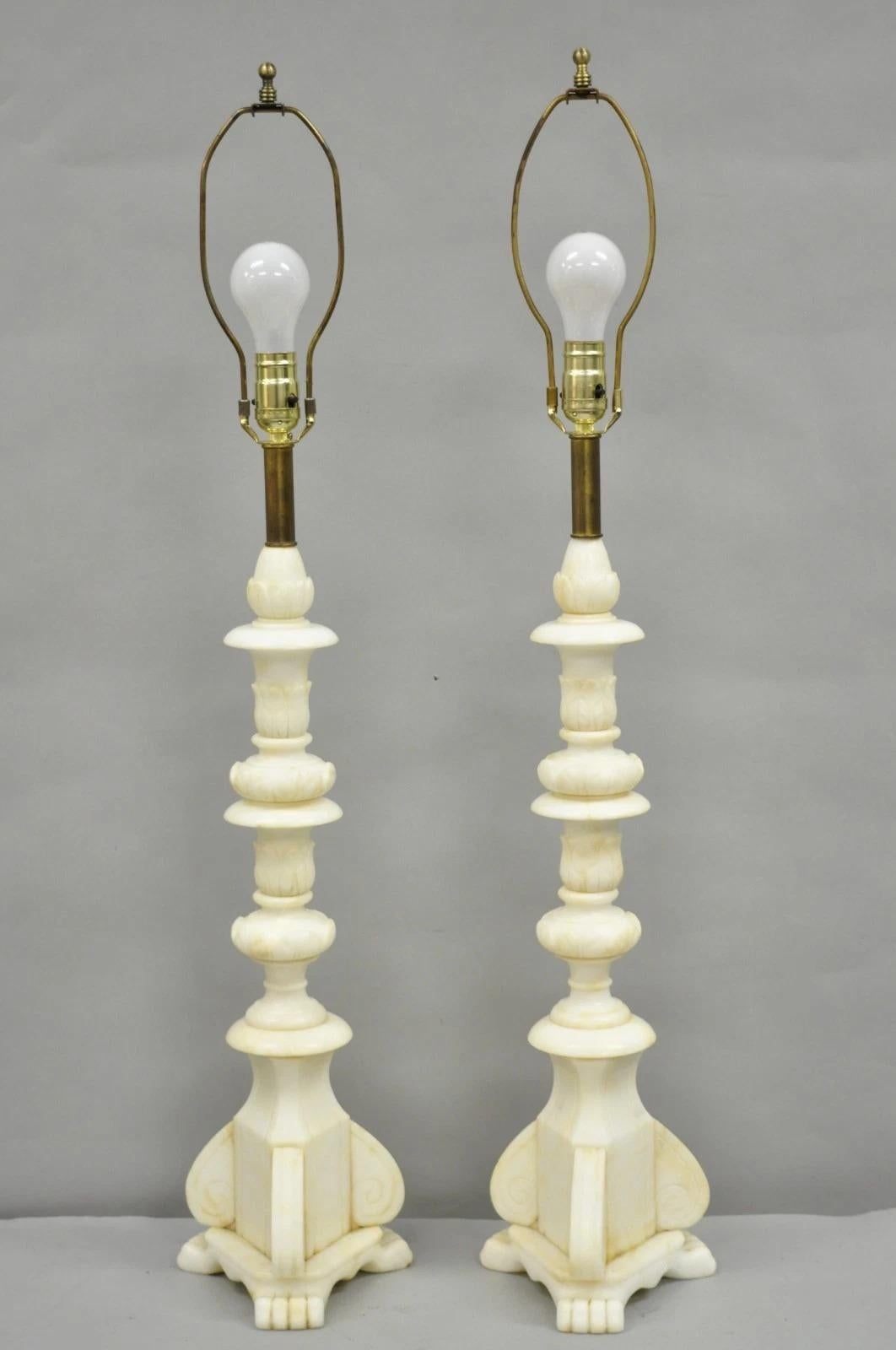 Paire de lampes de table à colonne en marbre d'albâtre sculpté de style néoclassique italien ancien en vente 5