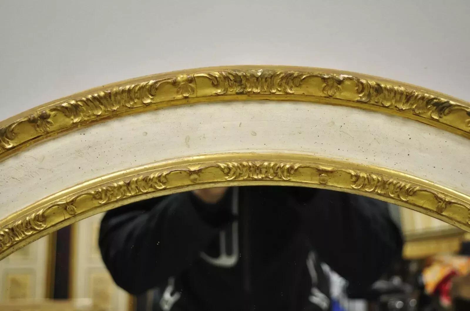 Antike italienische neoklassische geschnitzt Gold Giltwood gewölbt großen Wandspiegel (Unbekannt) im Angebot