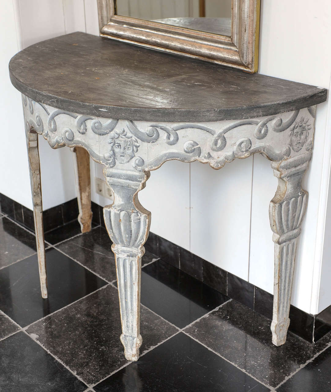 Antique Italian neoclassical demilune side table from circa 1800, with grey painted decorations added at a later date.

Measures: Height 90 cm x width 120 cm x depth 59.5 cm.