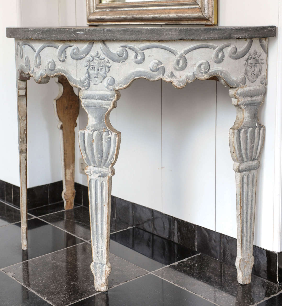 Antiker italienischer neoklassizistischer Demilune-Beistelltisch aus der Zeit um 1800 (Holz) im Angebot