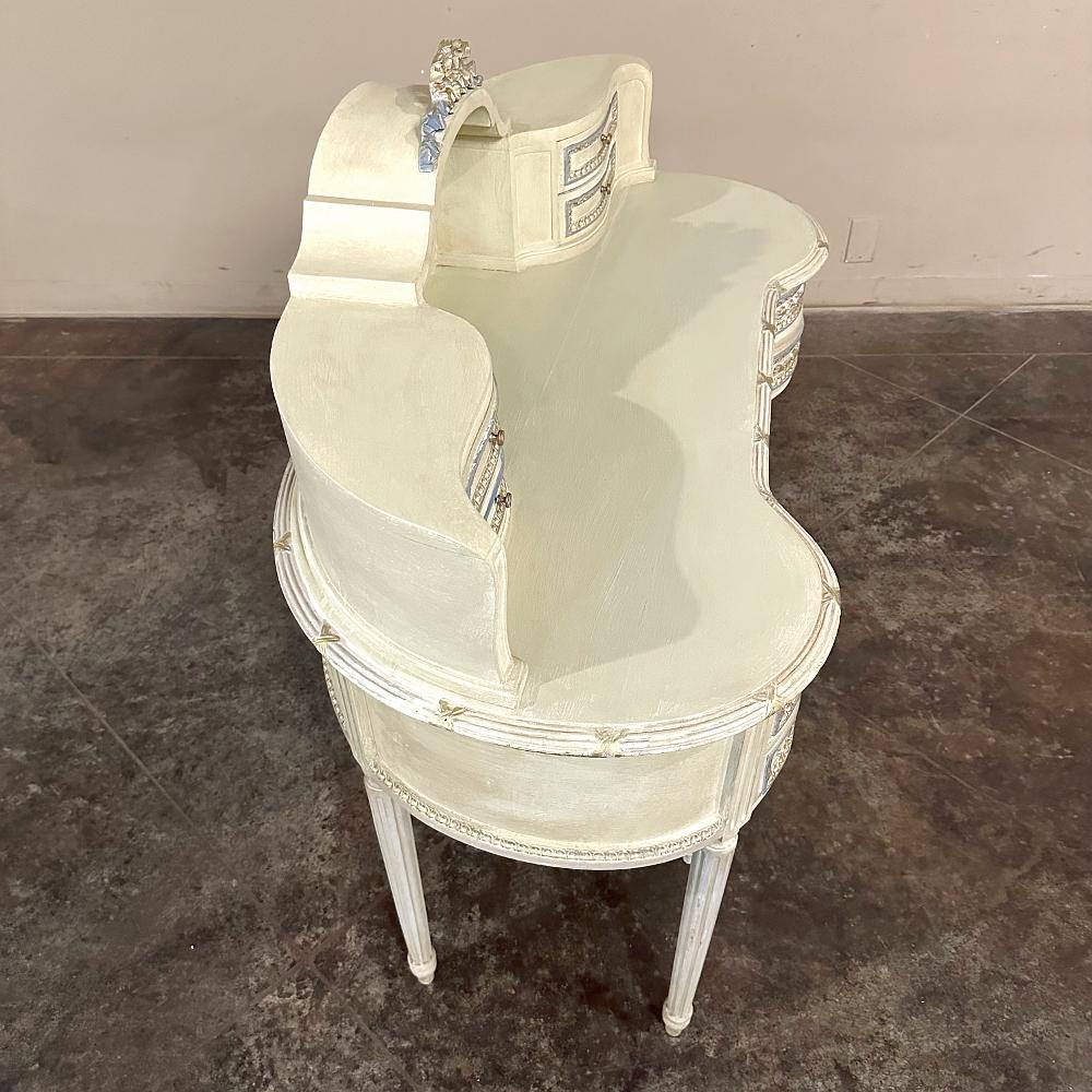 Ancienne vanité italienne néoclassique peinte en forme de rein ~ Commode en vente 2