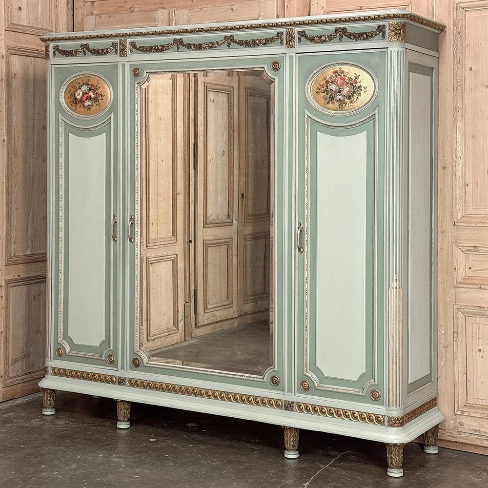 Neoclassico Antico armadio triplo dipinto in stile neoclassico italiano