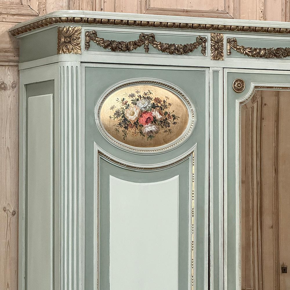 Antico armadio triplo dipinto in stile neoclassico italiano In condizioni buone a Dallas, TX