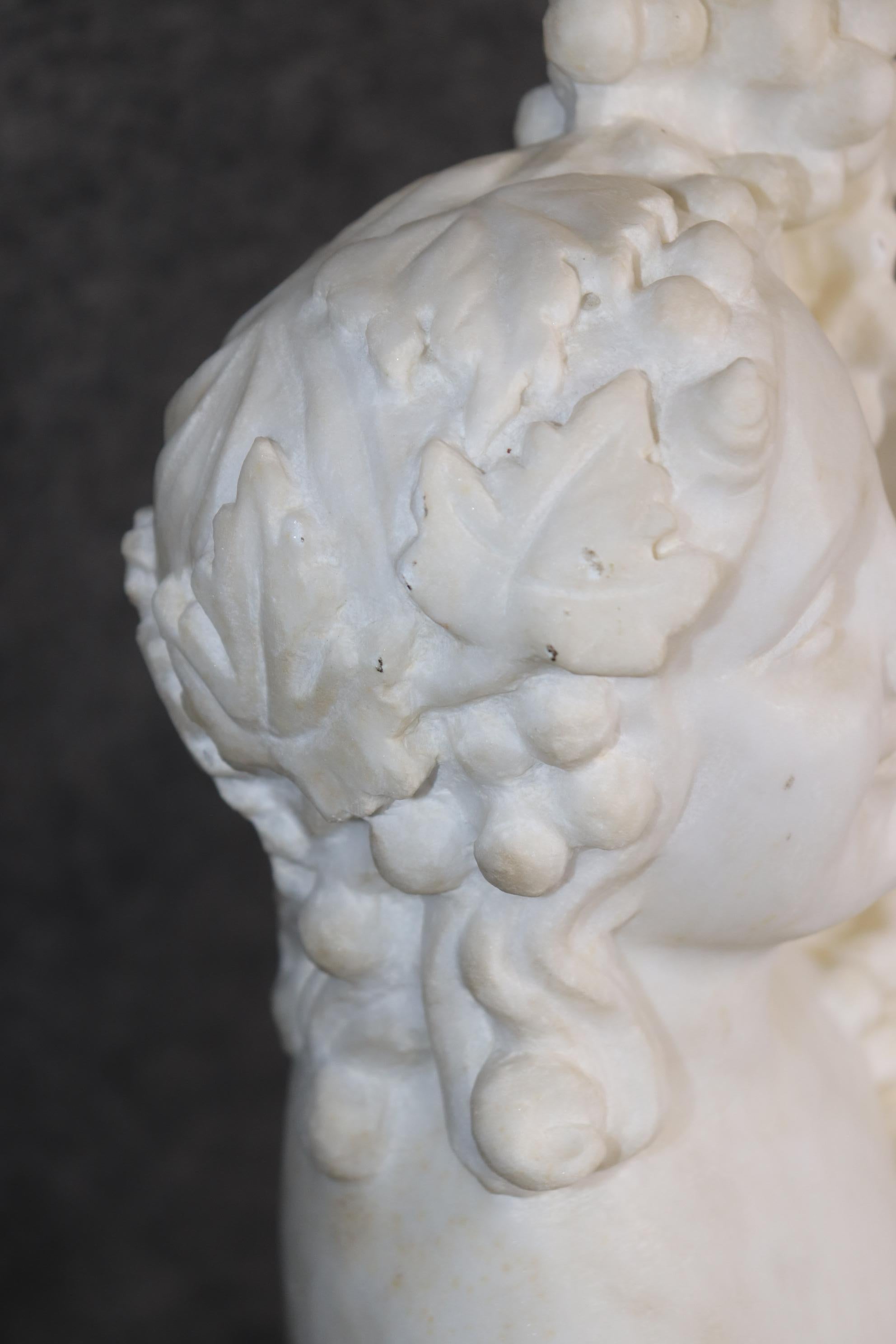 Antica scultura in marmo in stile neoclassico italiano di bambini putti in vendita 12