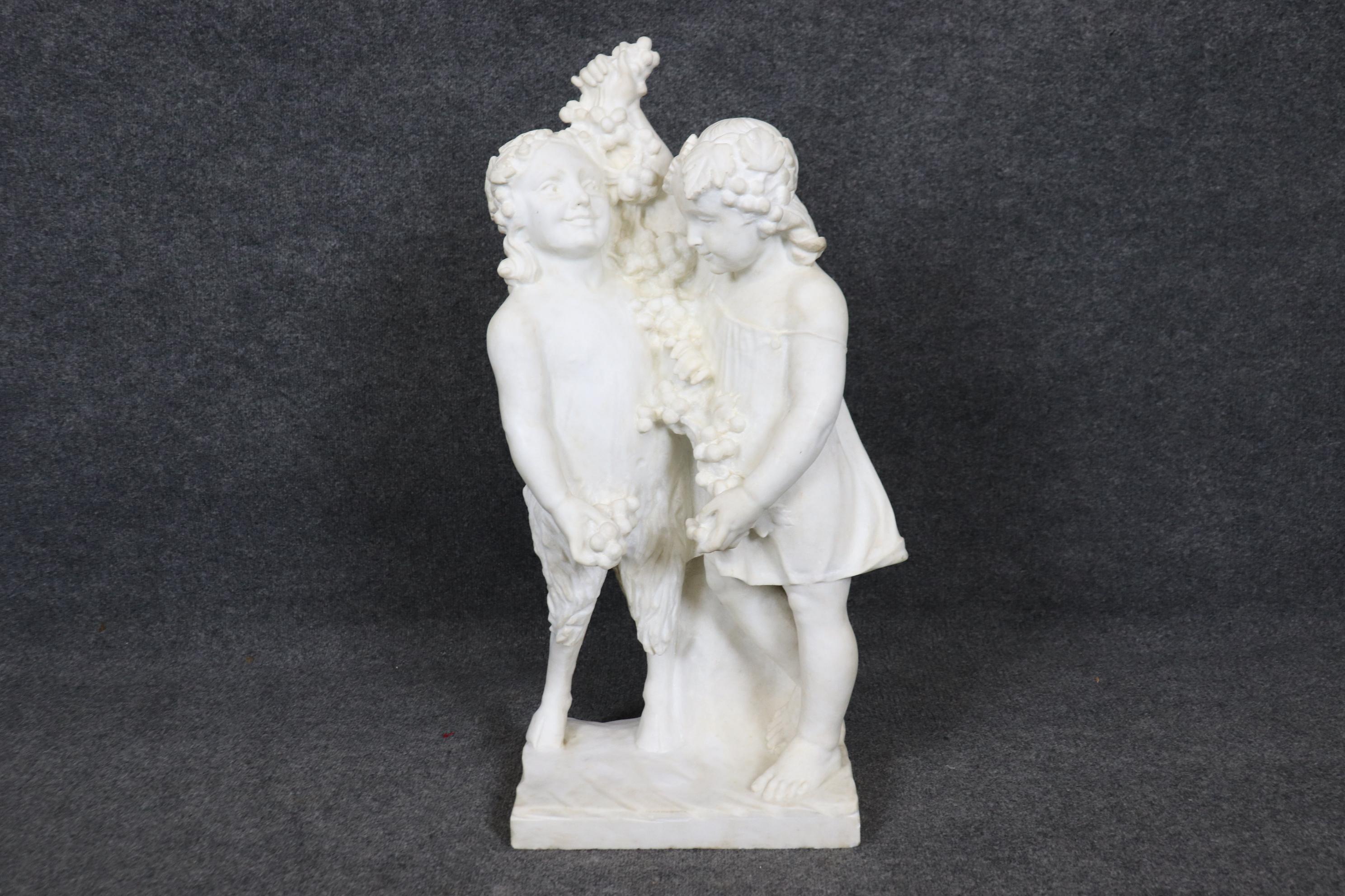 Neoclassico Antica scultura in marmo in stile neoclassico italiano di bambini putti in vendita