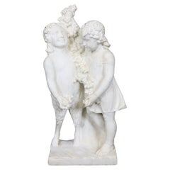 Sculpture italienne ancienne en marbre de style néoclassique représentant des enfants Putti