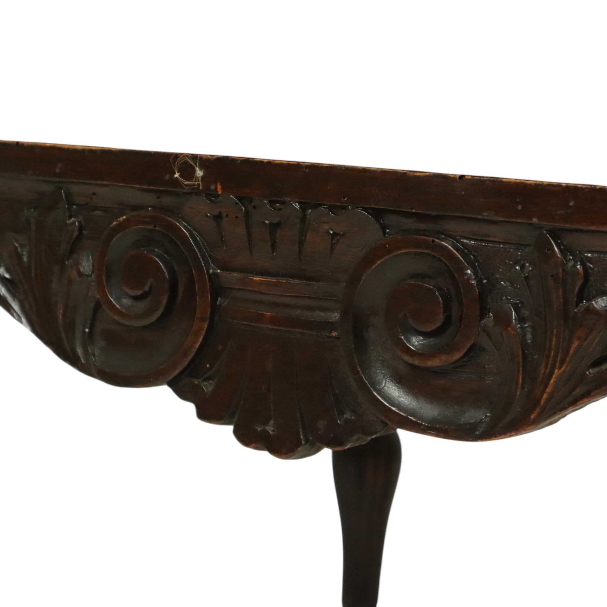 Ancienne chaise d'angle italienne en Oak Oak Style Renaissance en vente 7