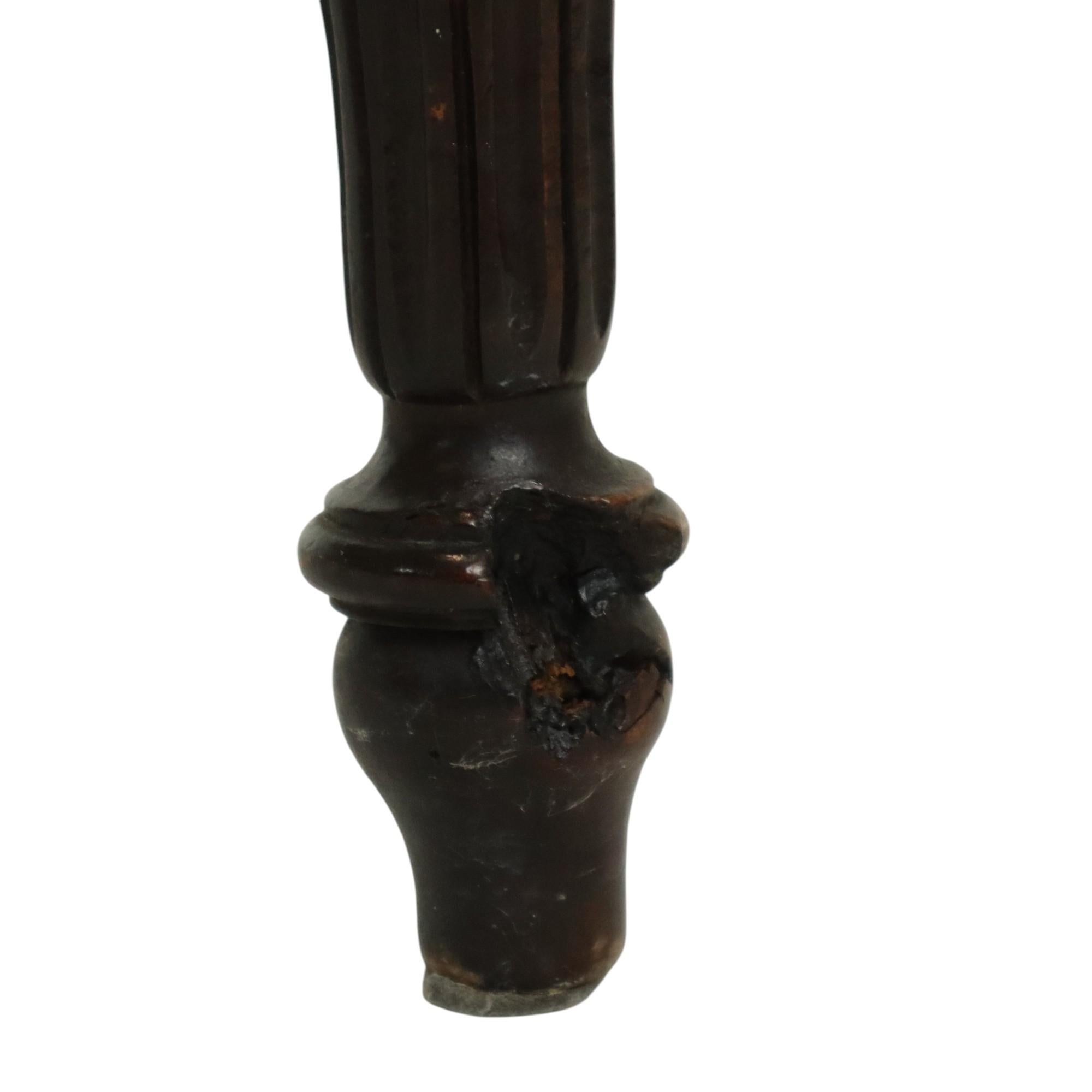 Ancienne chaise d'angle italienne en Oak Oak Style Renaissance en vente 14