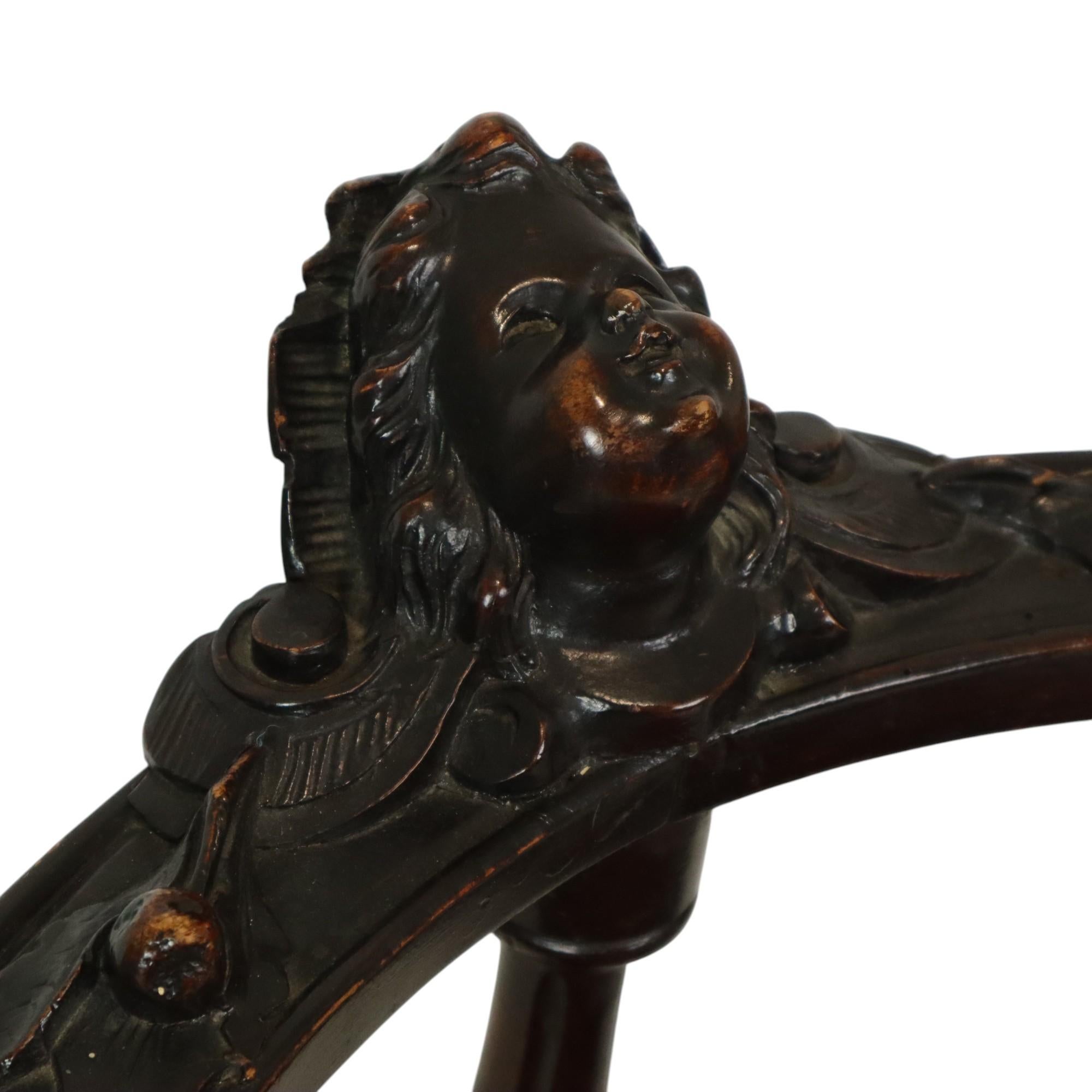 Ancienne chaise d'angle italienne en Oak Oak Style Renaissance État moyen - En vente à Poperinge, BE