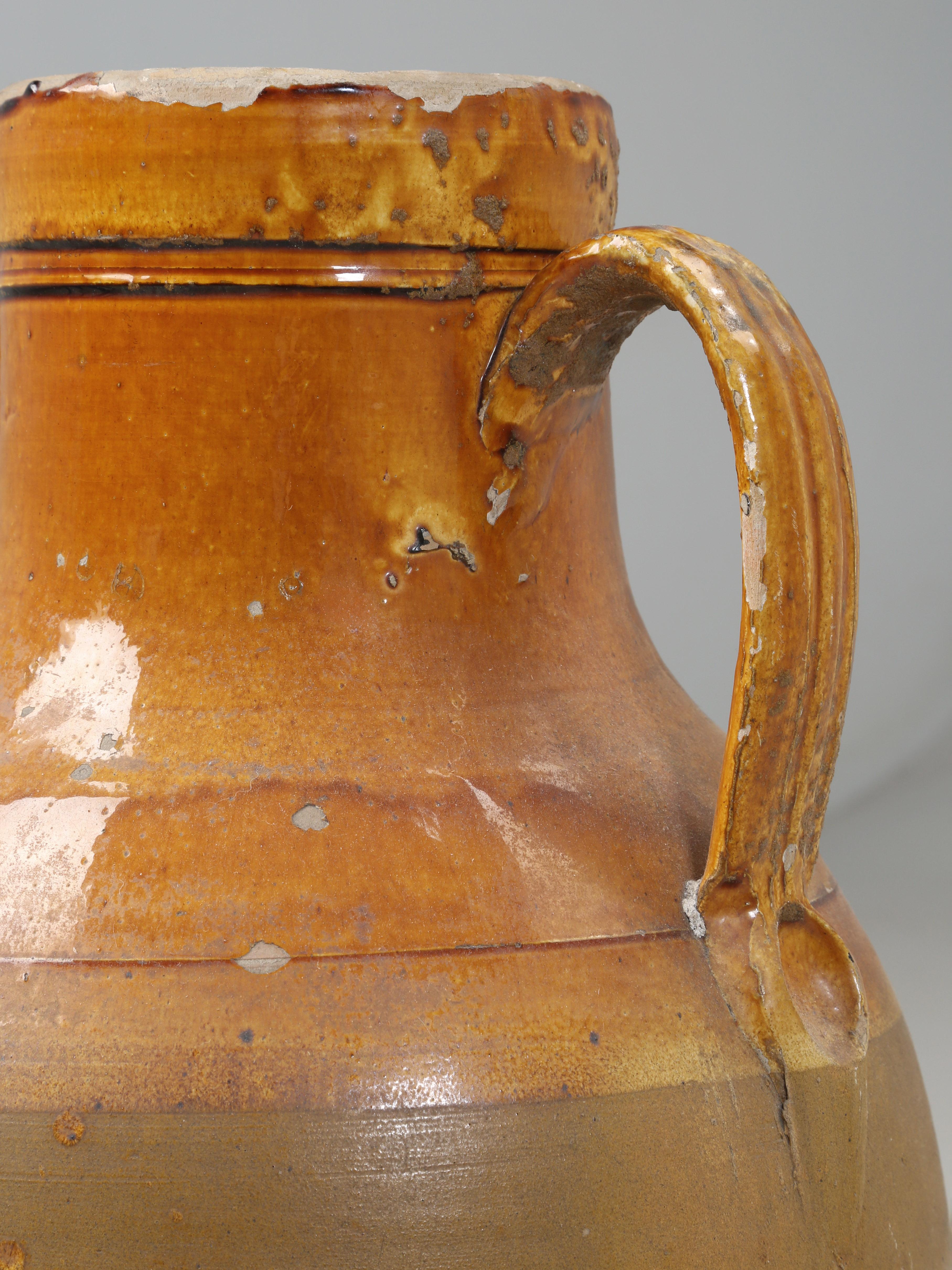 Jarre à huile d'olive italienne ancienne ou une Amphora dans un état d'origine exceptionnel en vente 5