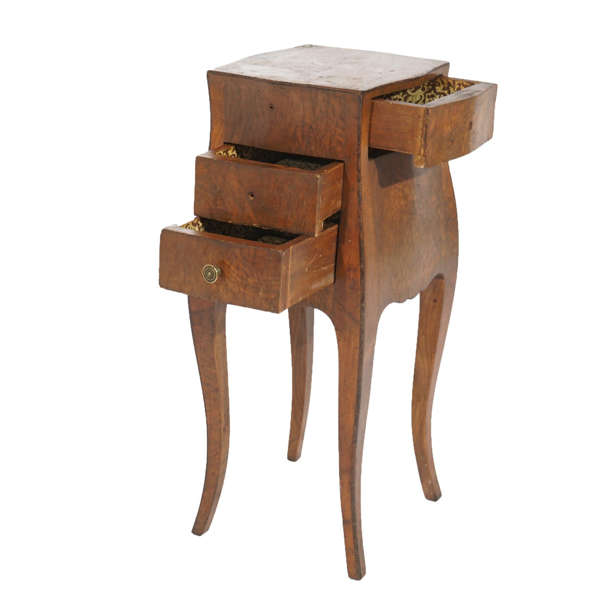Ancien meuble d'appoint à trois tiroirs en bois d'olivier italien Circa 1900 en vente 1