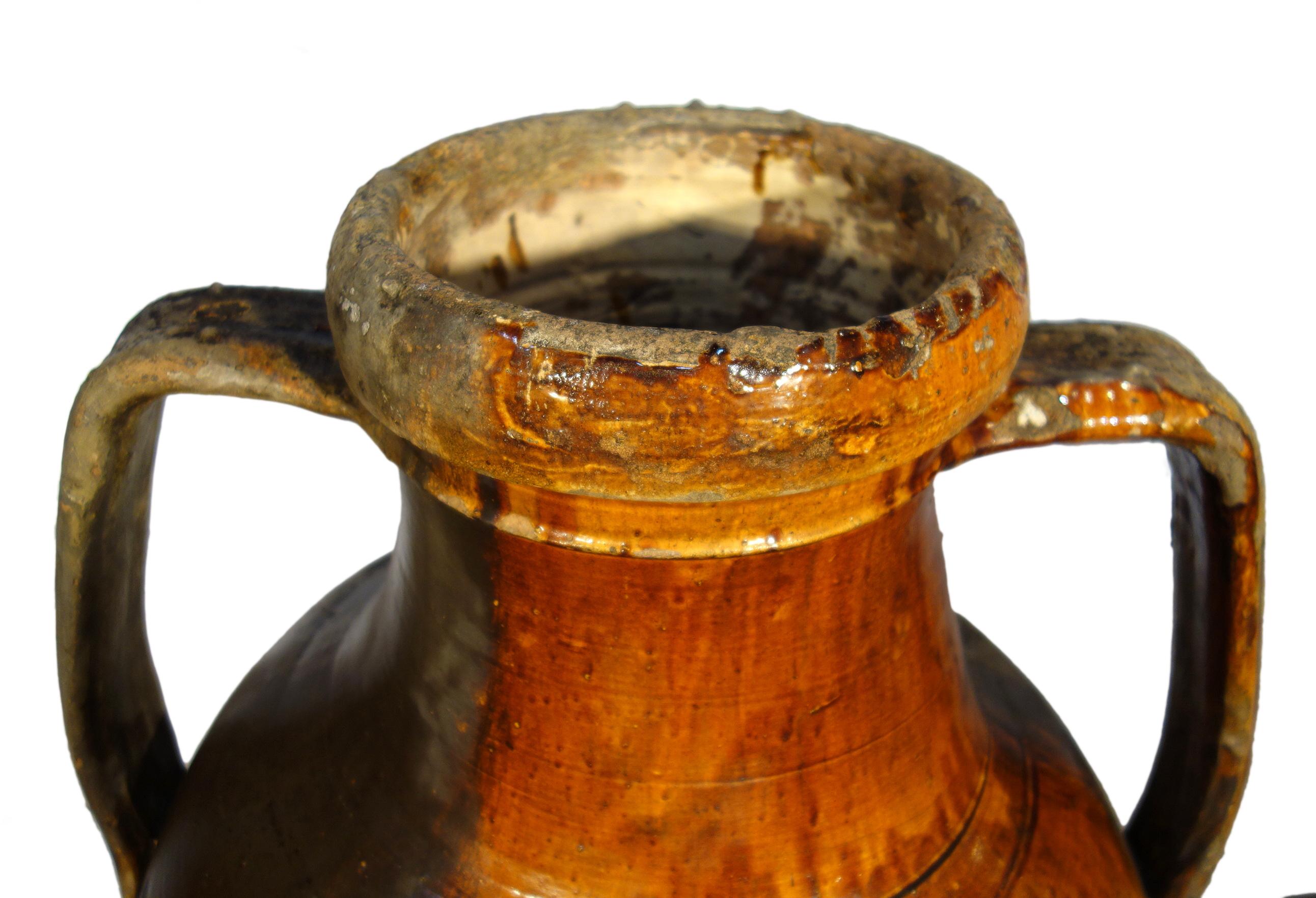 Terracotta Antico Orcio Puglia #4, vaso colossale in terracotta, smalto ocra e umido in vendita