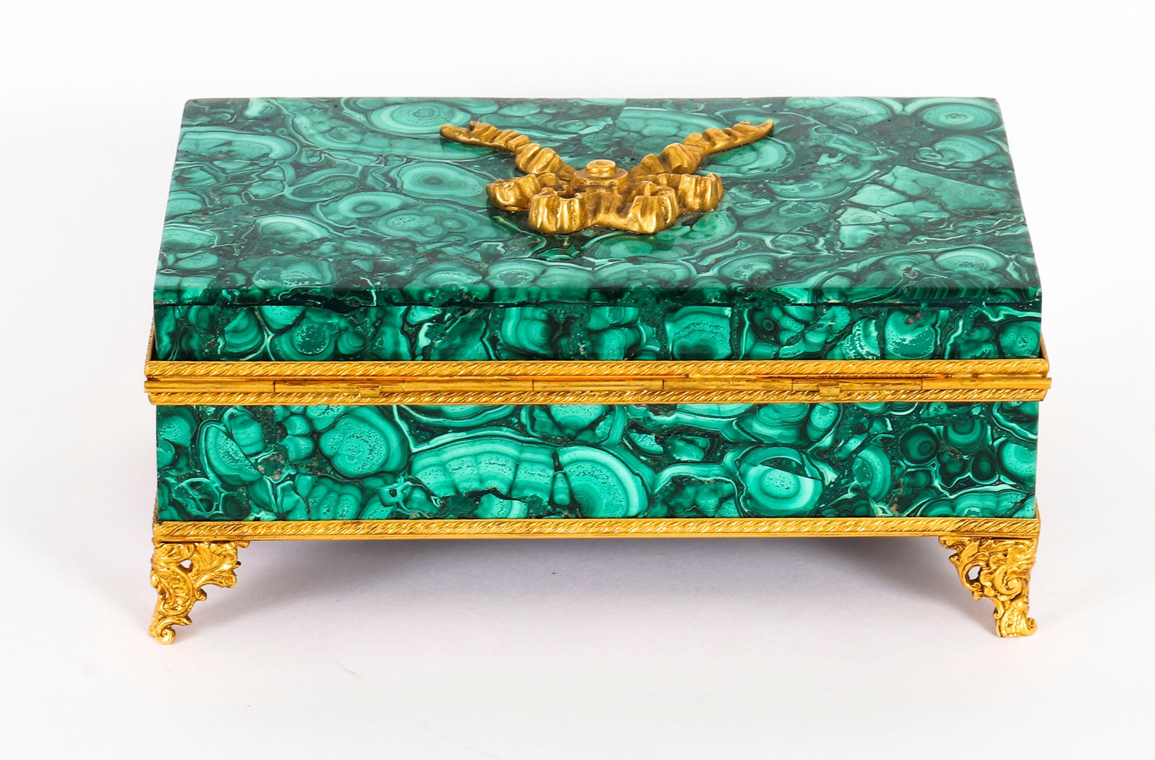 Antique Italian Ormolu Mounted Malachite Lidded Casket 20th Century For Sale 8
