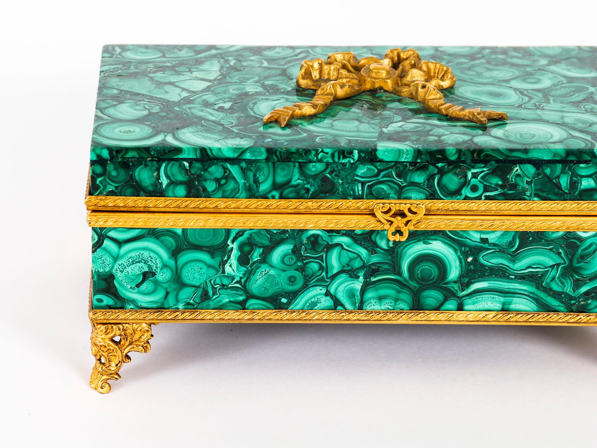 Antique Italian Ormolu Mounted Malachite Lidded Casket 20th Century In Good Condition For Sale In London, GB