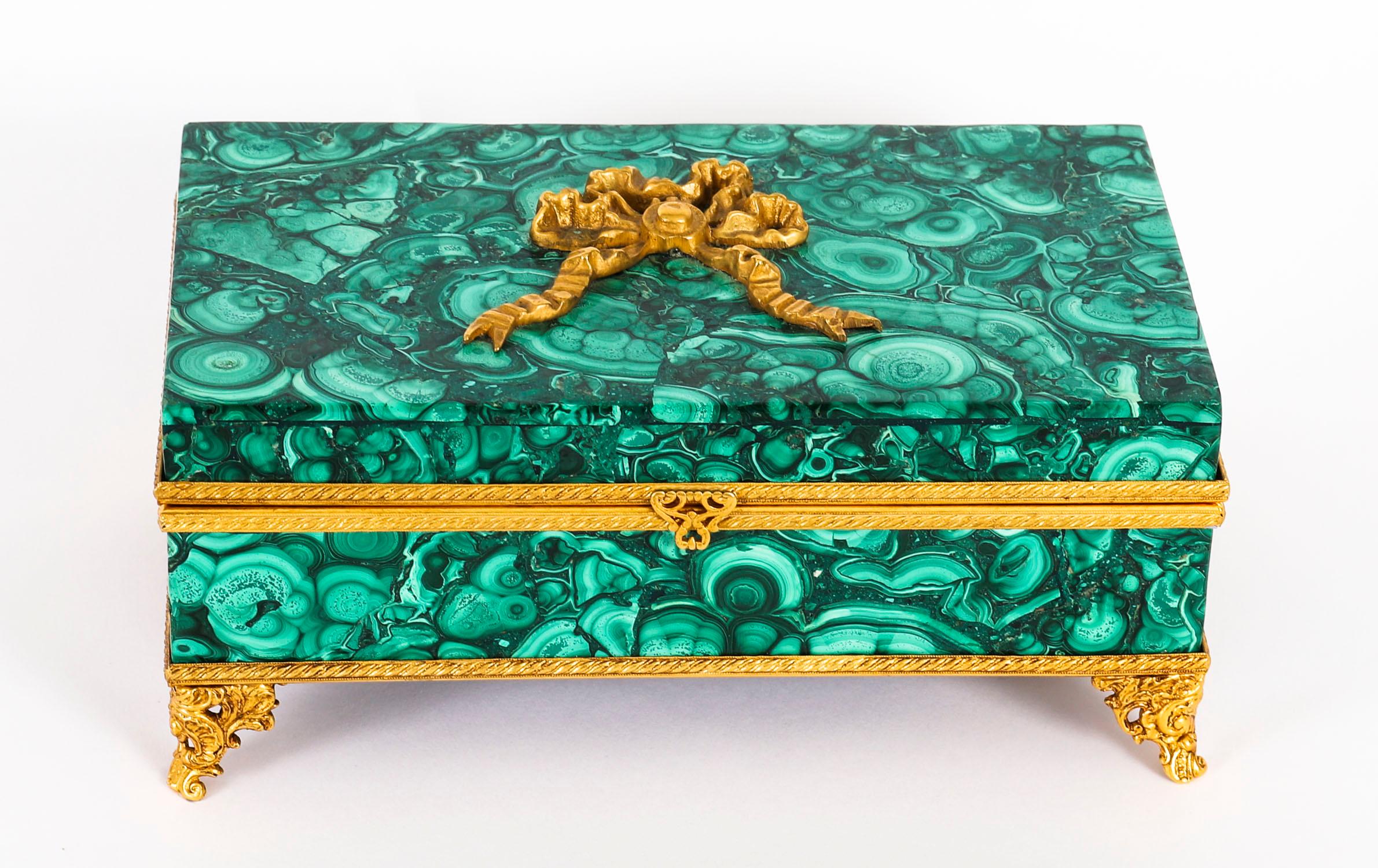 Antique Italian Ormolu Mounted Malachite Lidded Casket 20th Century For Sale 2