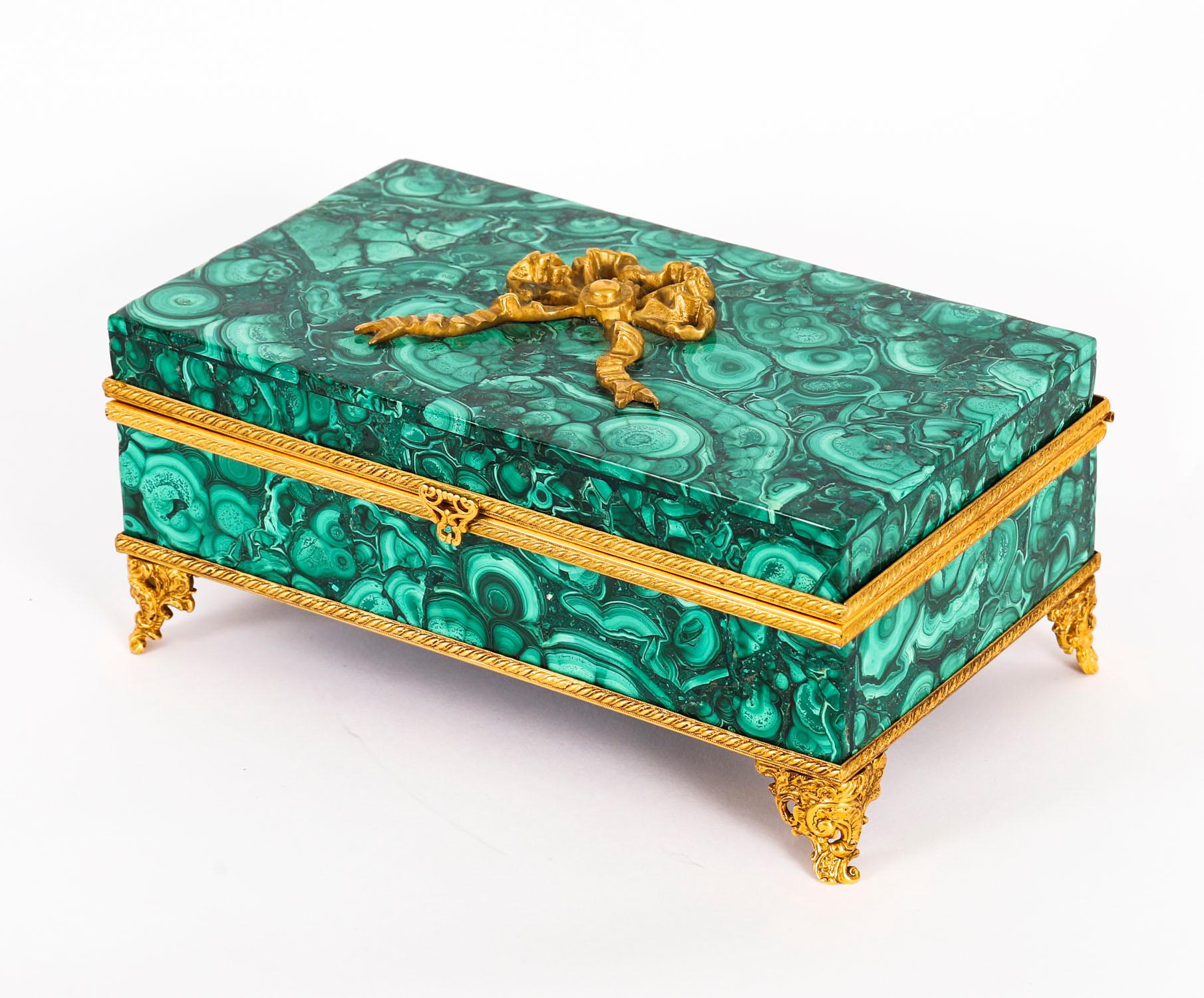 Antique Italian Ormolu Mounted Malachite Lidded Casket 20th Century For Sale 4