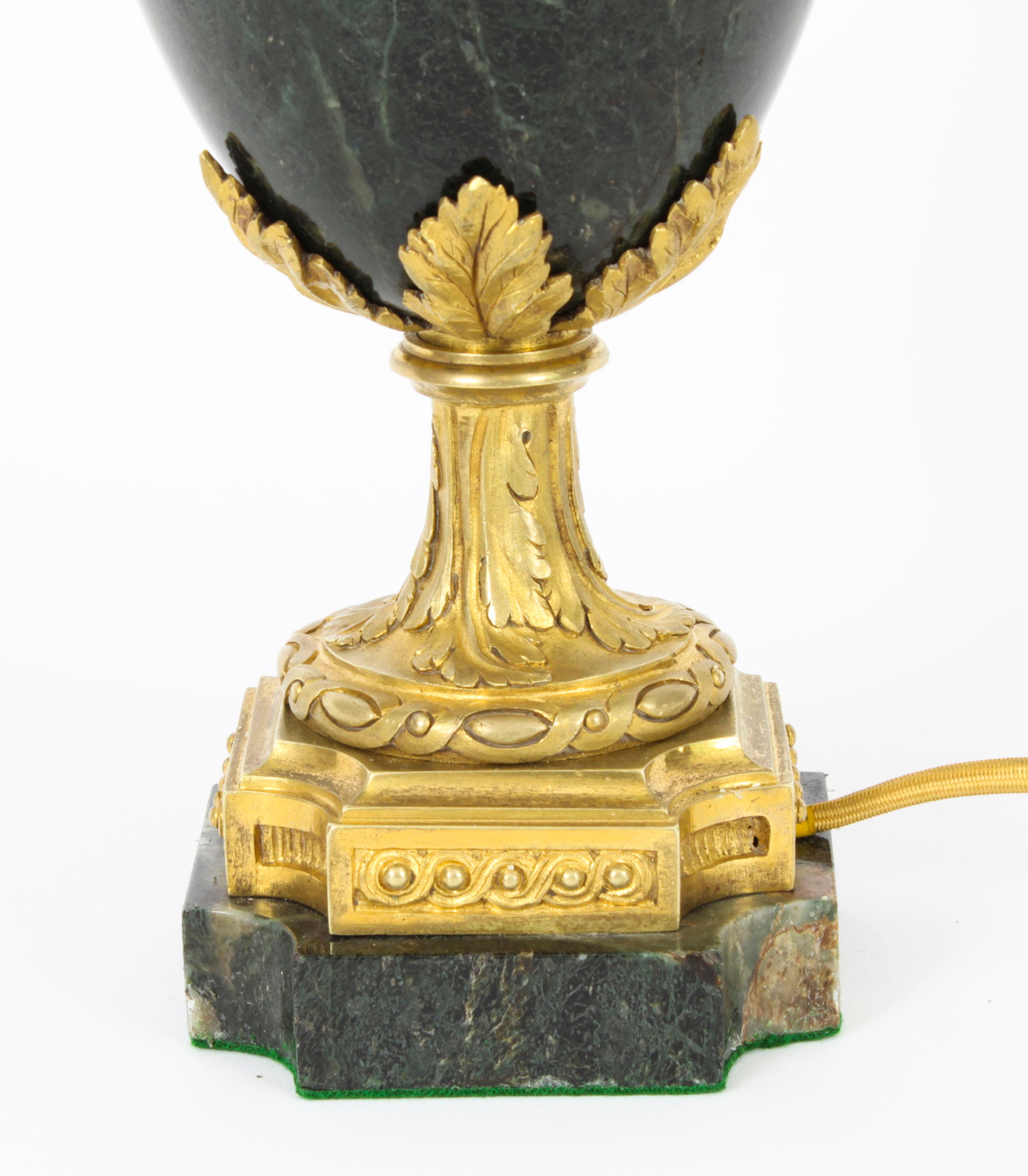Ancienne lampe de bureau italienne en marbre montée sur bronze doré, XIXe siècle en vente 4